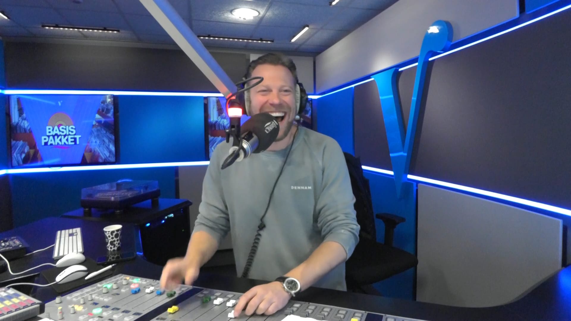 Sam Hagens reageert op invallen bij Vandaag Inside