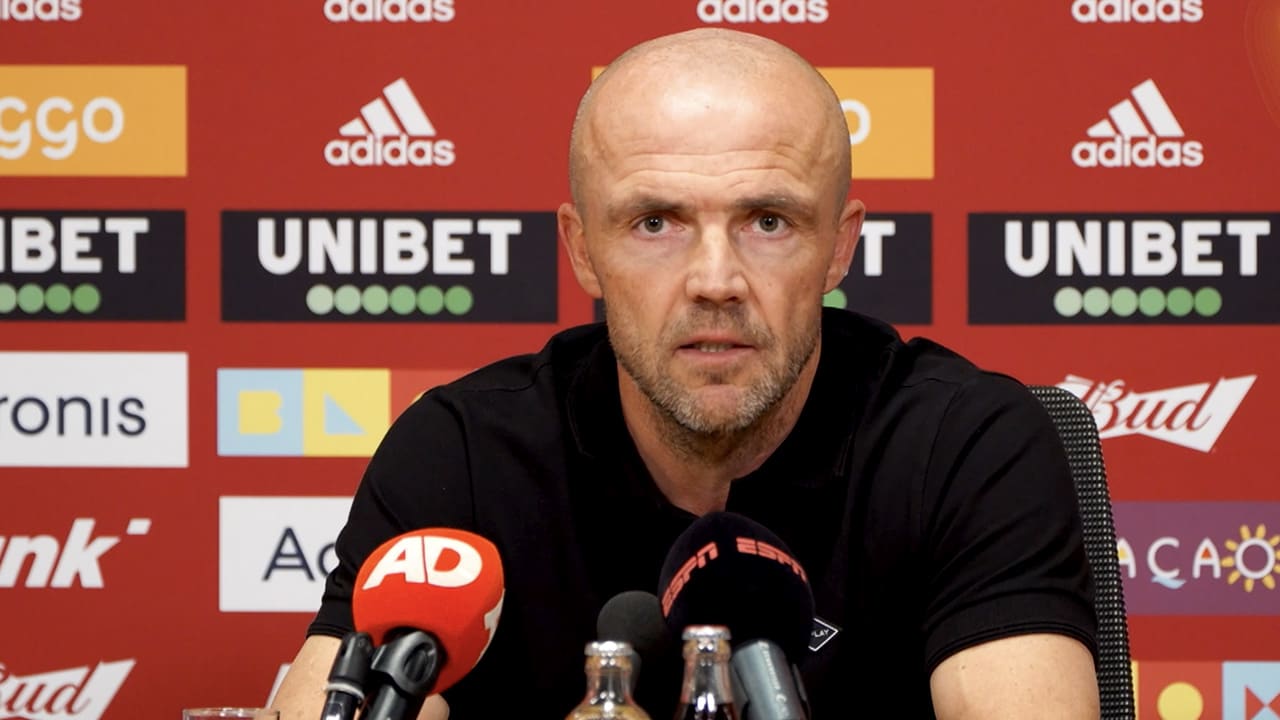 Hoe kijkt Schreuder terug op de transferwindow van Ajax?