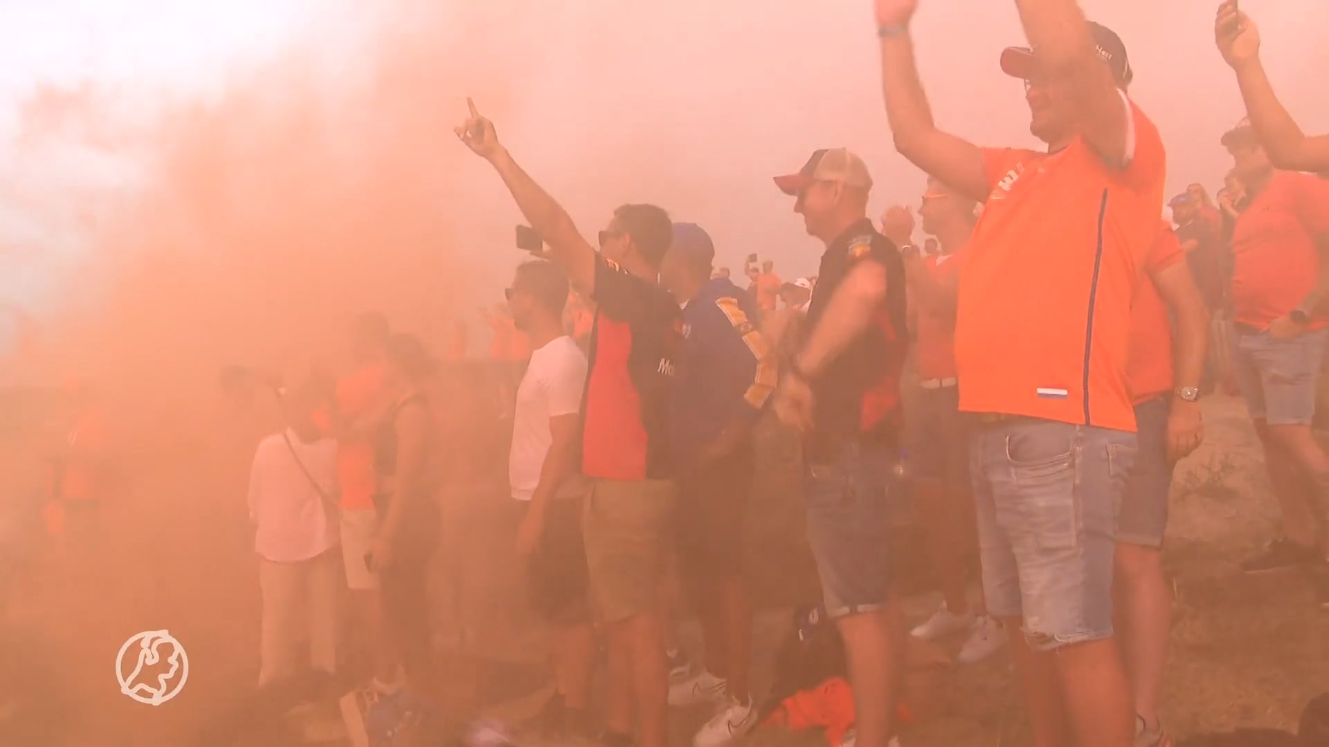 Uitzinnige fans na overwinning Verstappen op Zandvoort