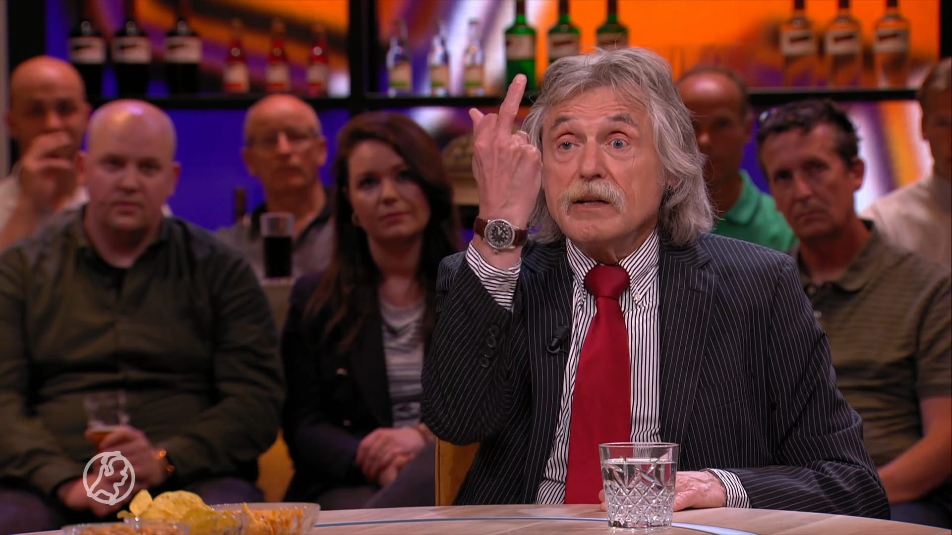 Johan Derksen geeft critici middelvinger bij terugkeer Vandaag Inside