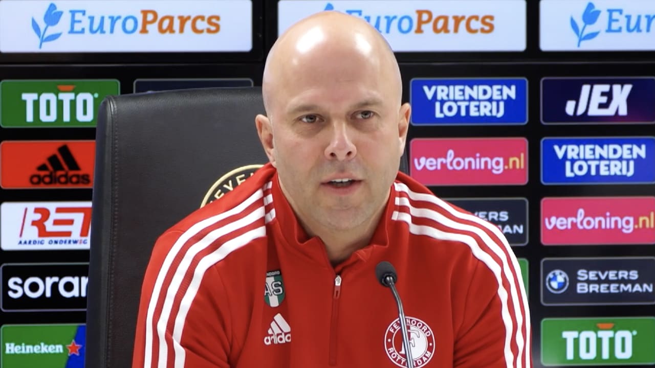 Wie is favoriet bij De Klassieker tussen Ajax en Feyenoord?