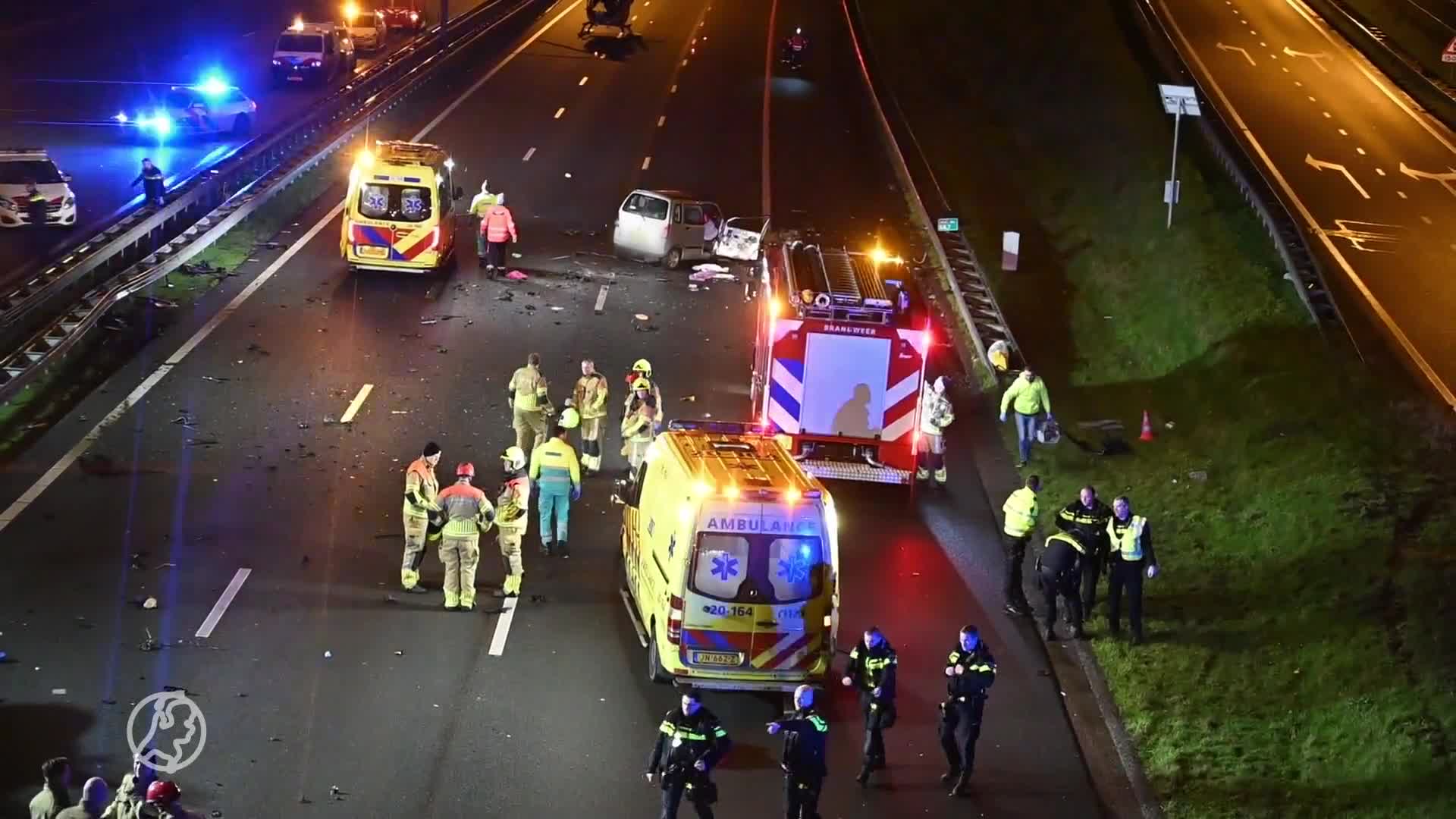 Drie doden en meerdere gewonden door aanrijding met spookrijder op A16 bij Prinsenbeek