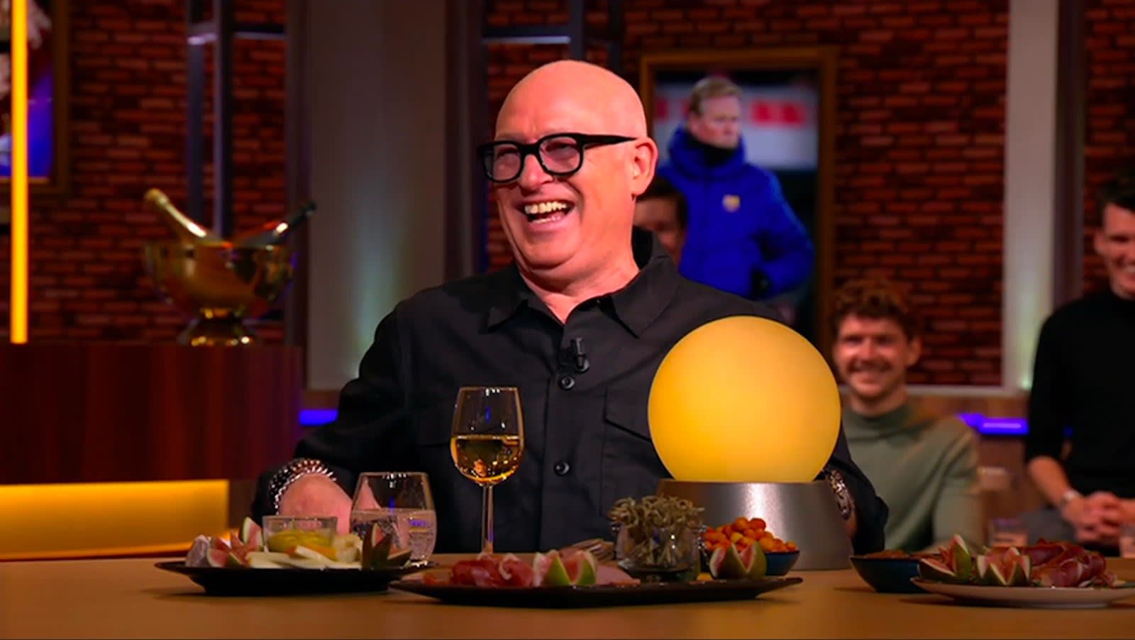 René ziet lekkere hapjes op tafel: 'Maar goed dat Jan Boskam...