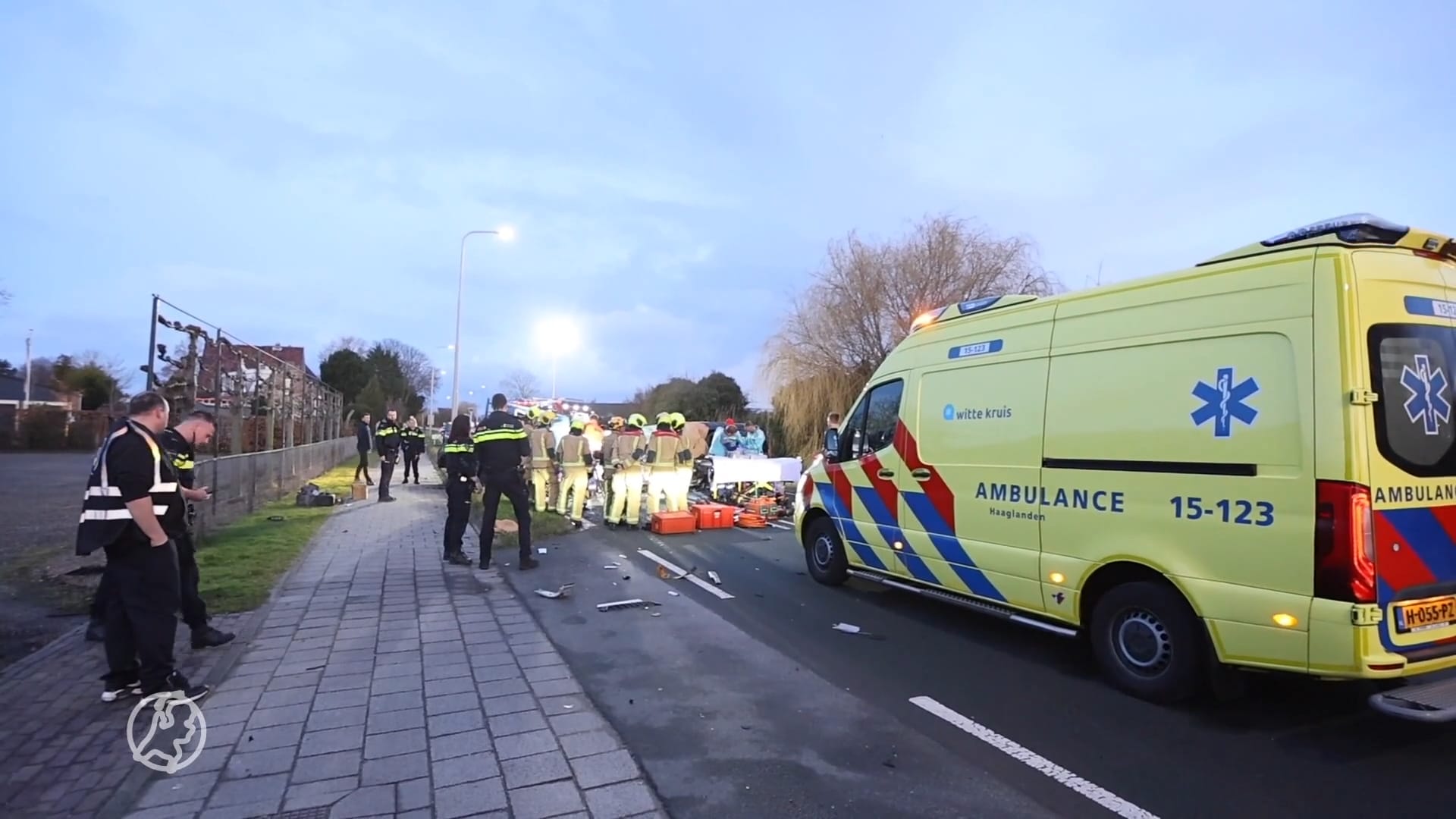 Man (35) uit Monster overleden door botsing met auto's in Poeldijk