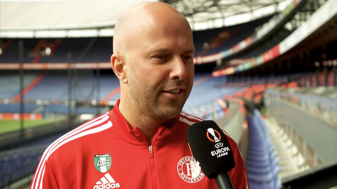 Slot hoopvol over langer verblijf Giménez: 'Dan hebben we als Feyenoord een goede kans'