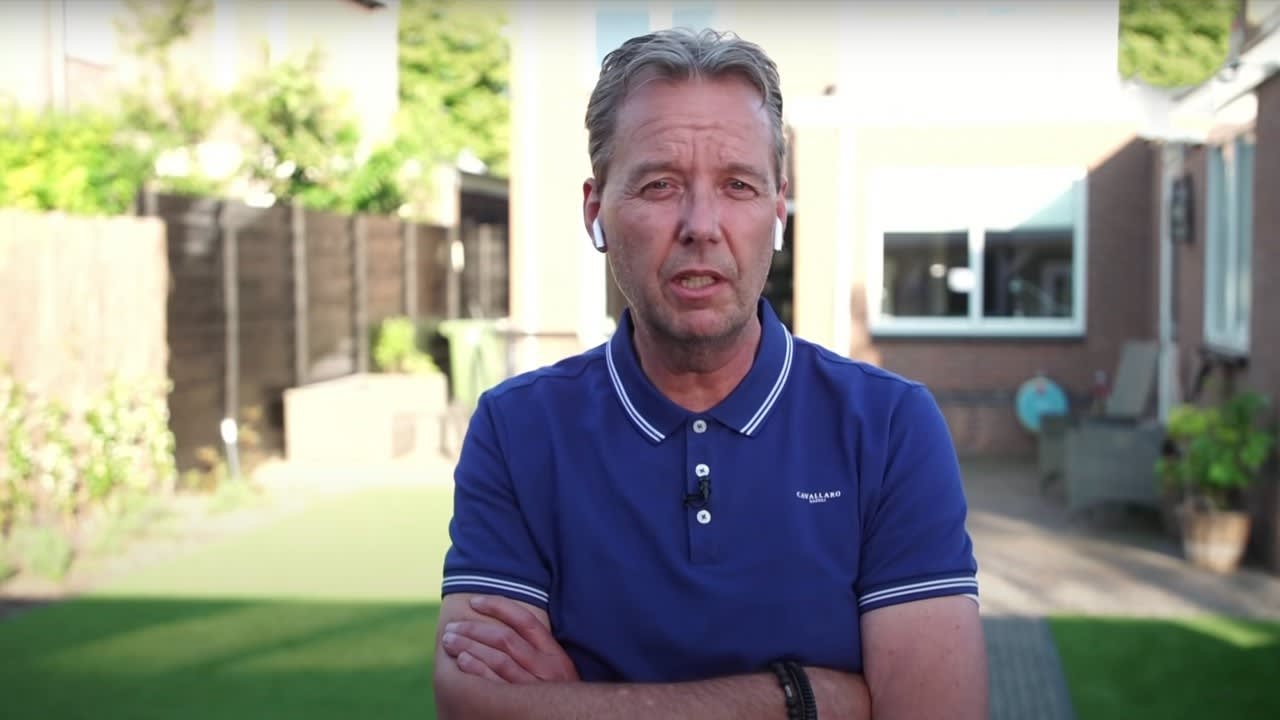 Valentijn heeft simpele verklaring voor botsing met Van Gaal tijdens persconferentie