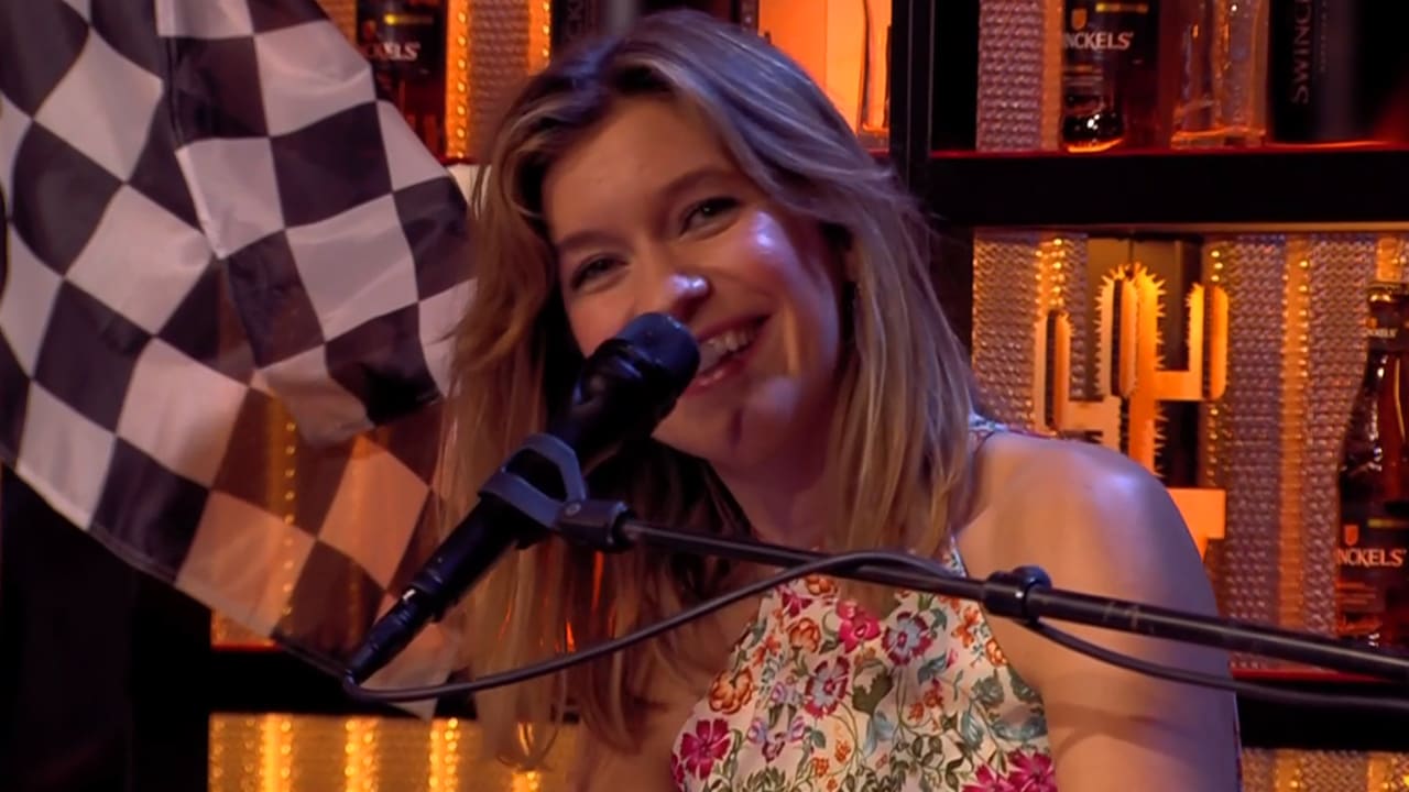 Juliet zet Hélène na zes weken De Oranjezomer in het zonnetje: 'John, bel Hélène!'
