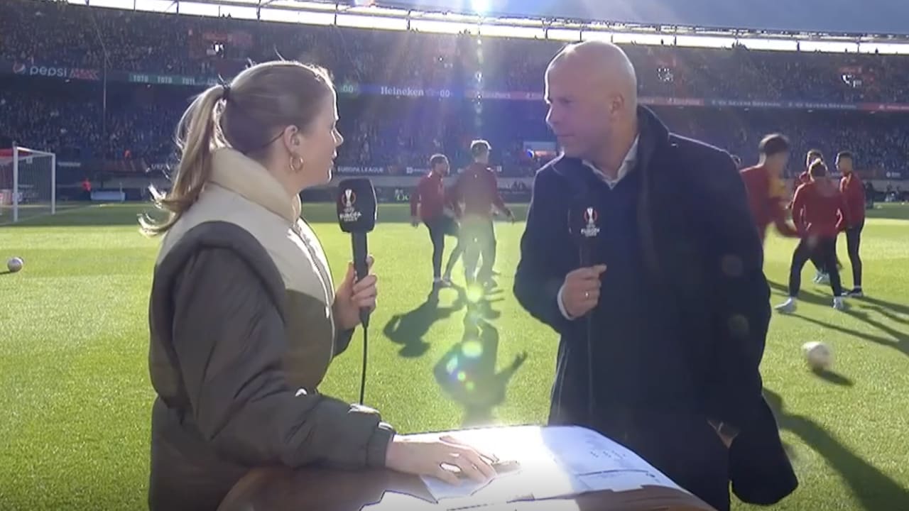 Arne Slot legt uit waarom Justin Bijlow in de basis start tegen AS Roma