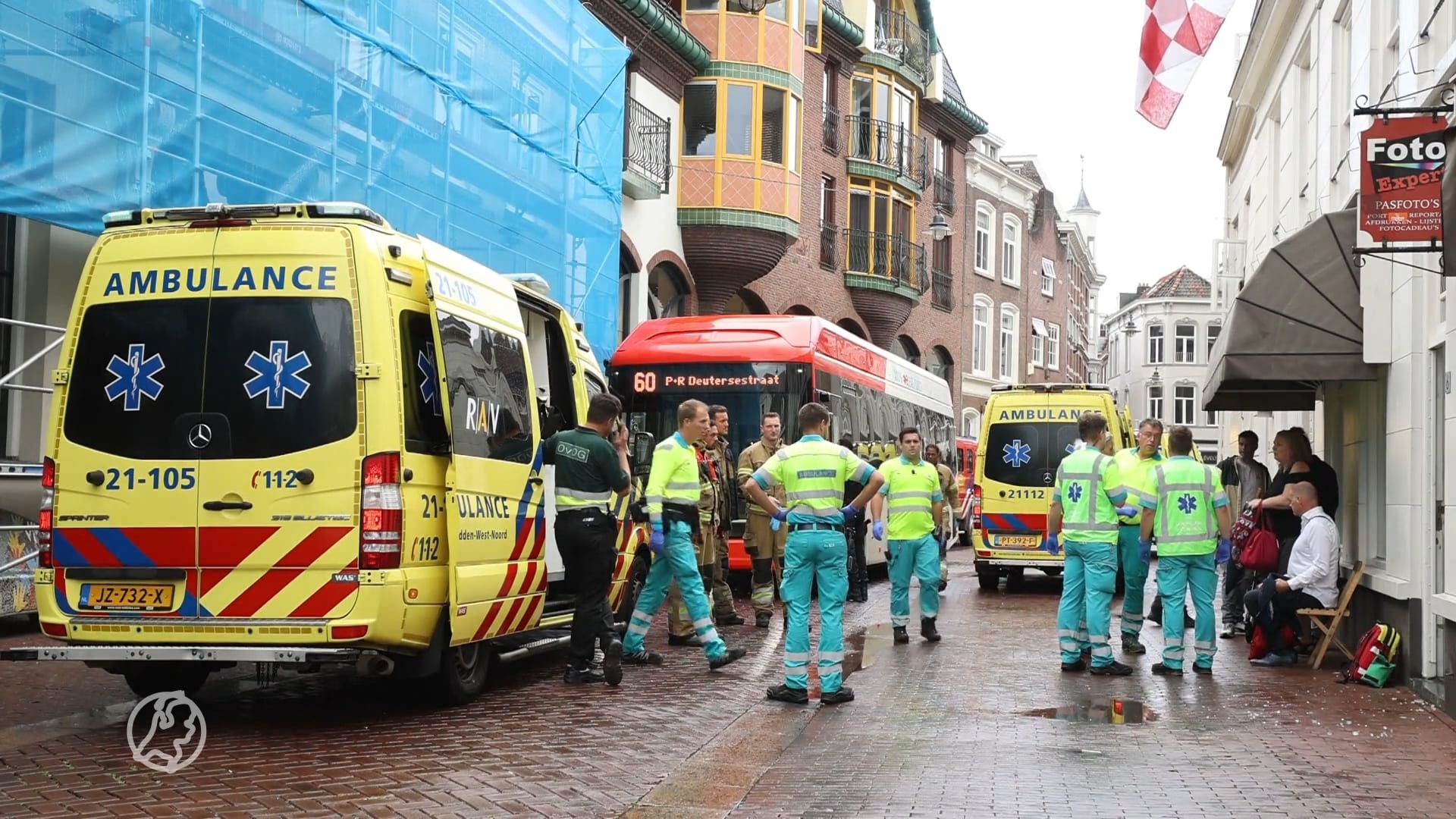 Stadsbus ramt bushalte in Den Bosch, zes gewonden: 'Veel bloed en snijwonden'