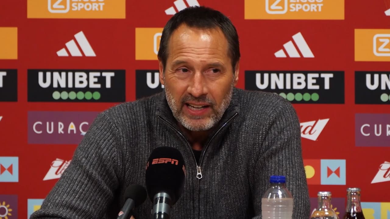 John van ’t Schip over spitsen: ‘Mikautadze en Akpom kunnen beiden geweldig afwerken’