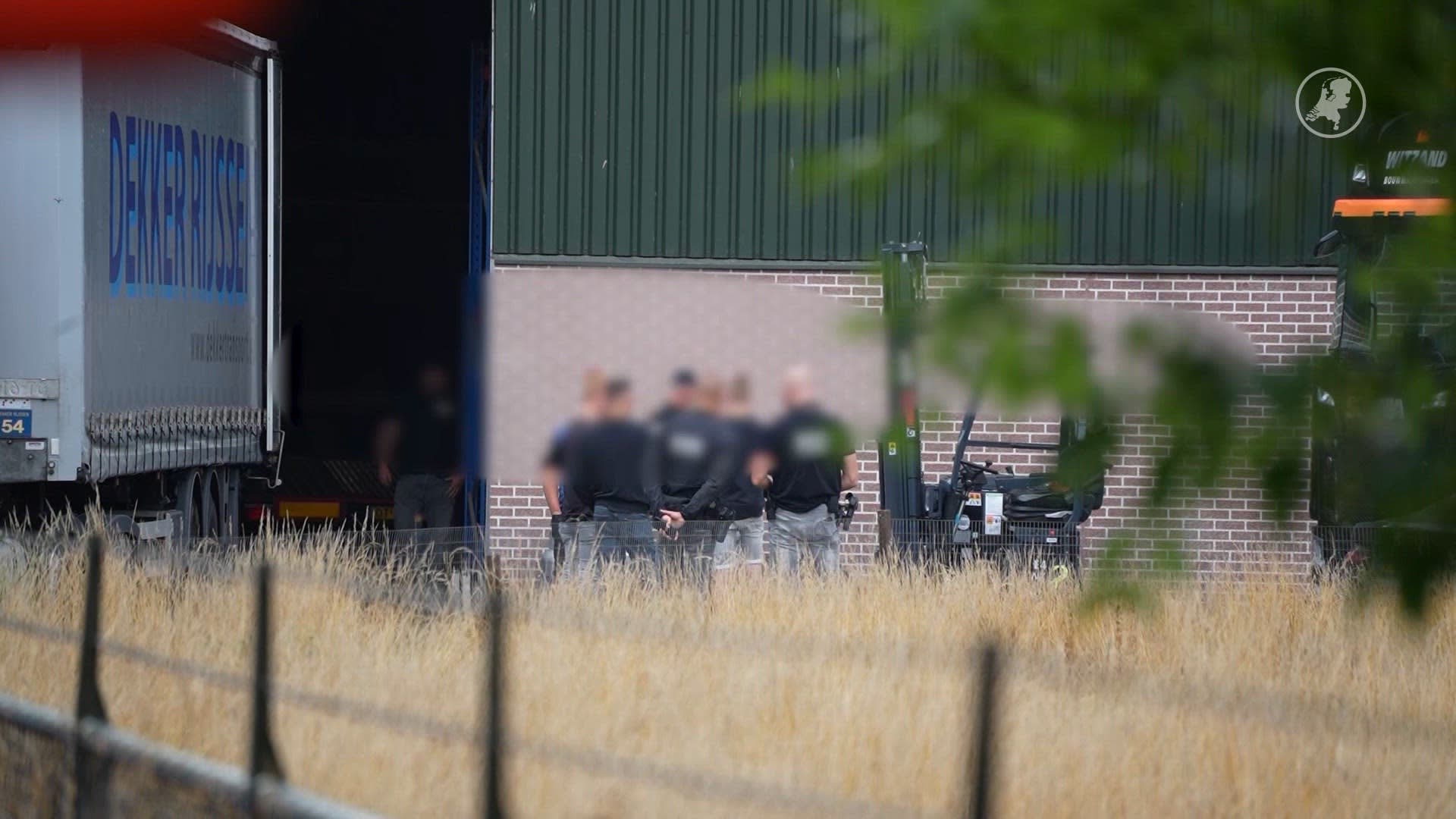 Politie ontdekt illegale sigarettenfabriek in Stroe
