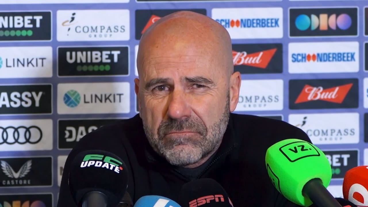 Peter Bosz trekt conclusie na puntverlies: 'Dit veld maakt het lastig'
