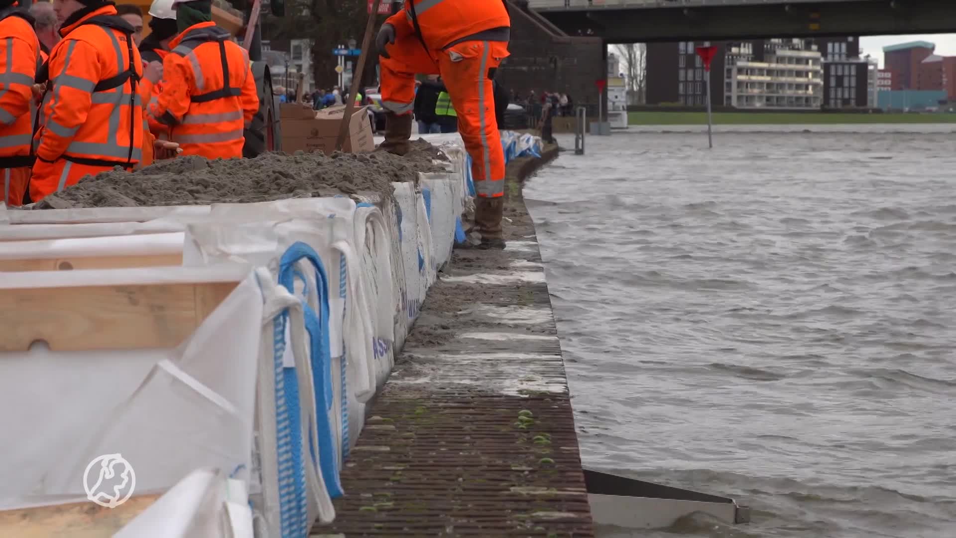 Noodplan van start in Deventer: 'Water stijgt met centimeter per uur'