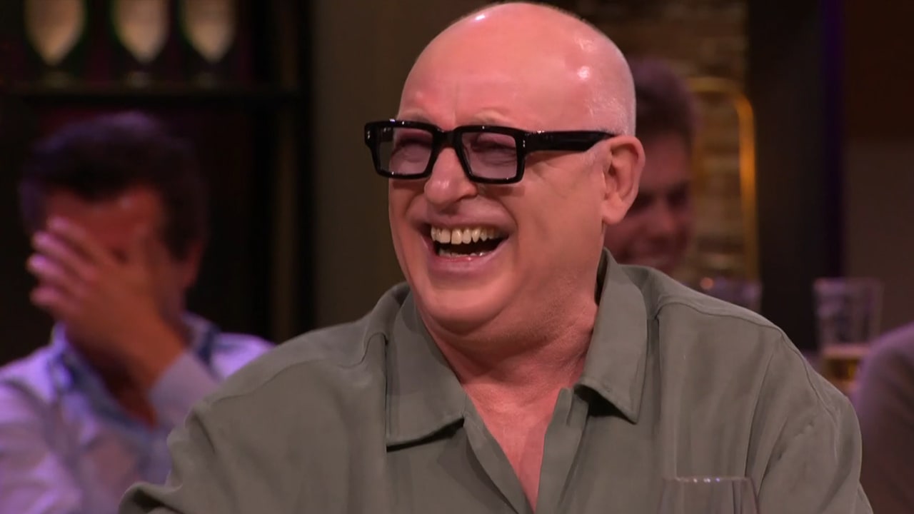 René lacht om verhaal Vandaag Inside-gast: ‘Als je dat bij Op1 vertelt, word je zes maanden geschorst’