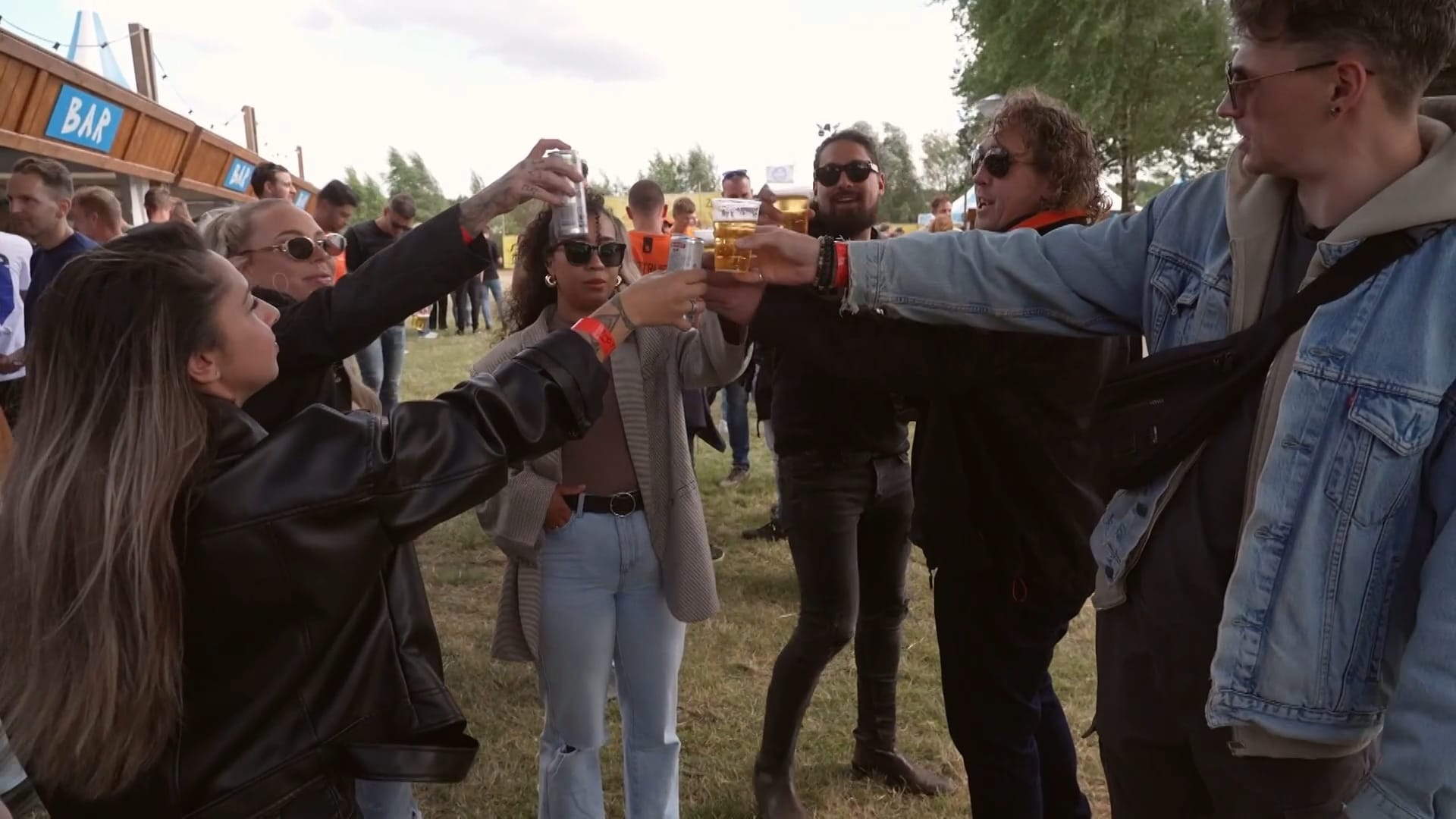 Een klein feestje tussen het klussen door