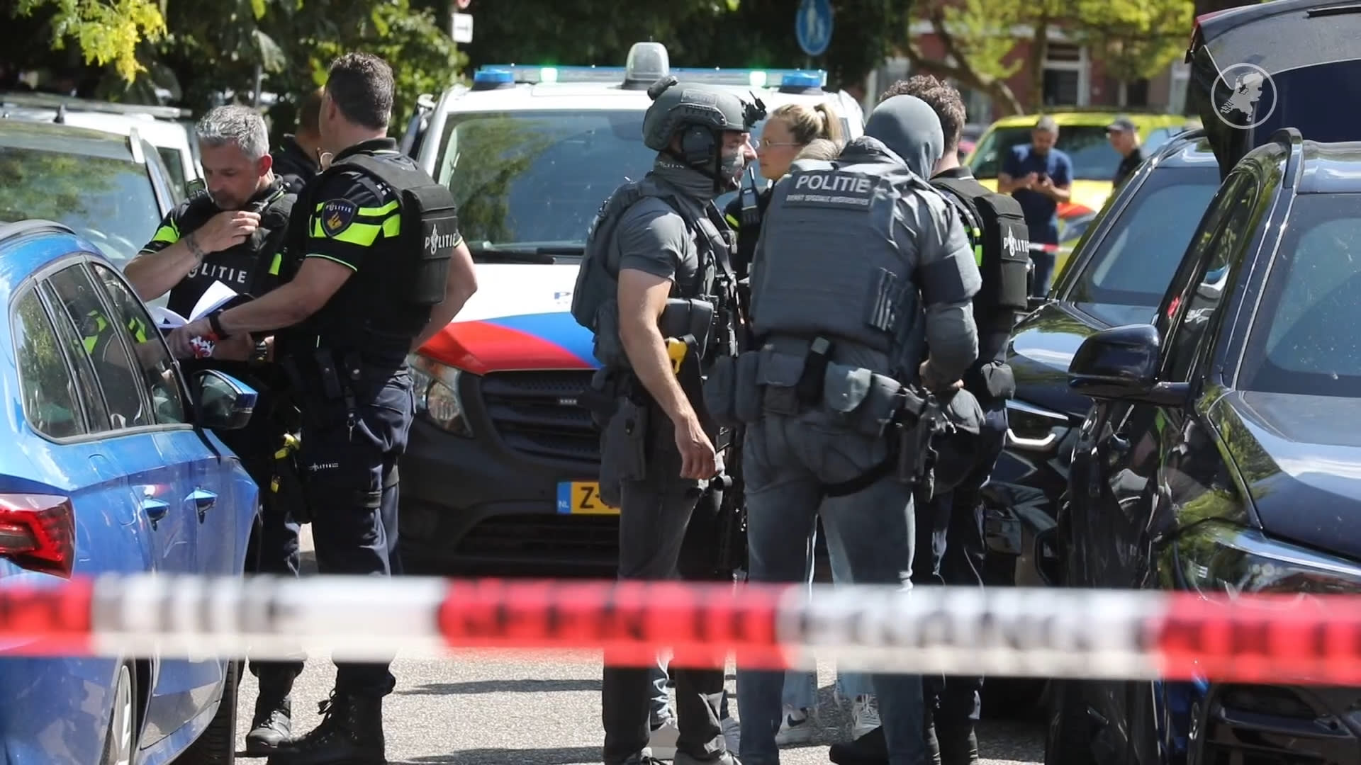 Deel wijk in Roosendaal afgesloten om verdachte situatie in huis