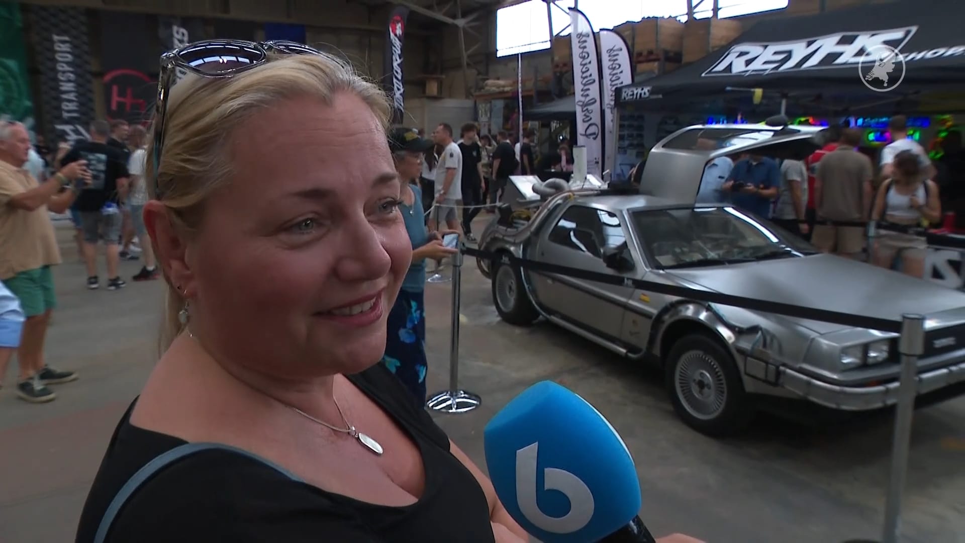 Auto- en filmgekken verzamelen zich in Brielle voor dikke bolides en nostalgie