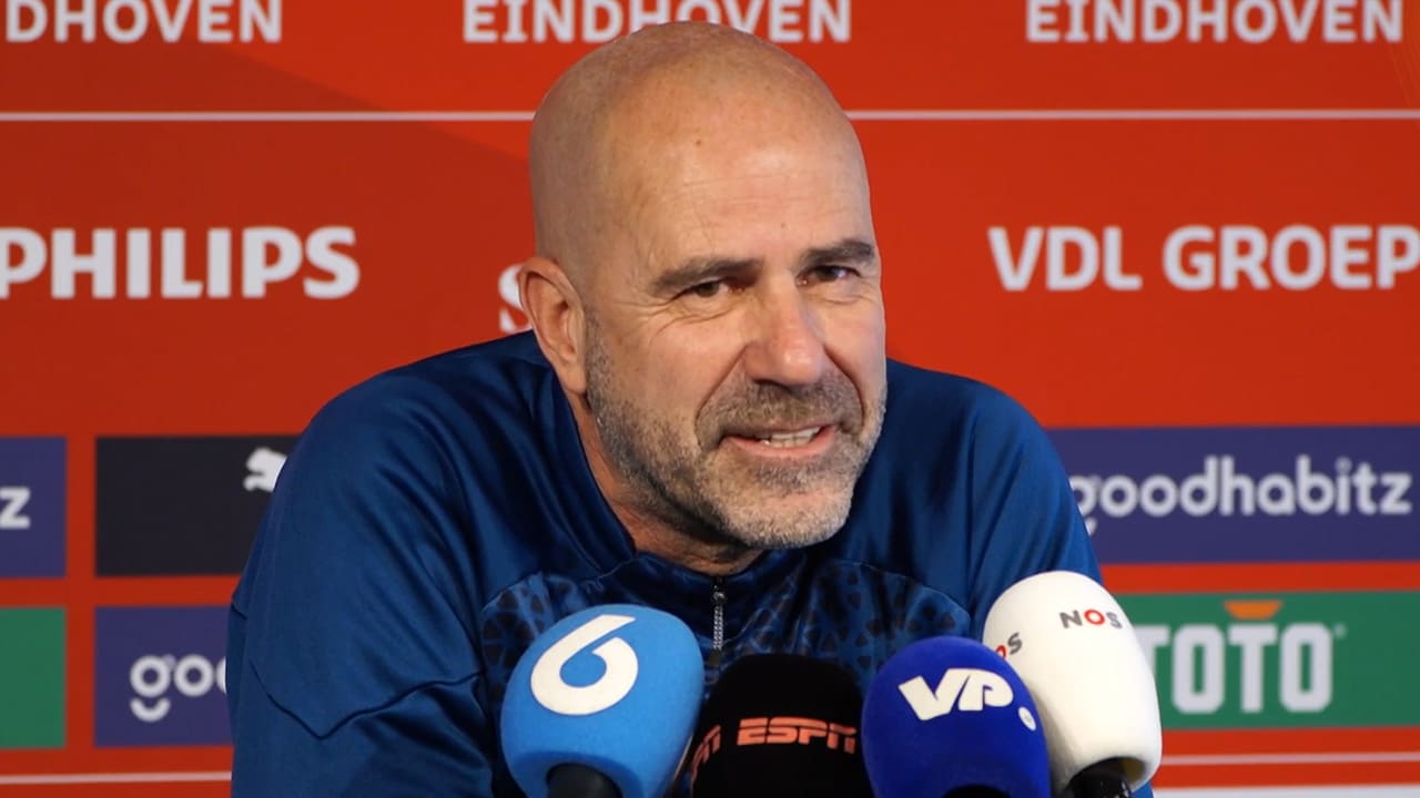 Peter Bosz over de blauwe kaart: ‘Ik ken alleen een blauwtje lopen'