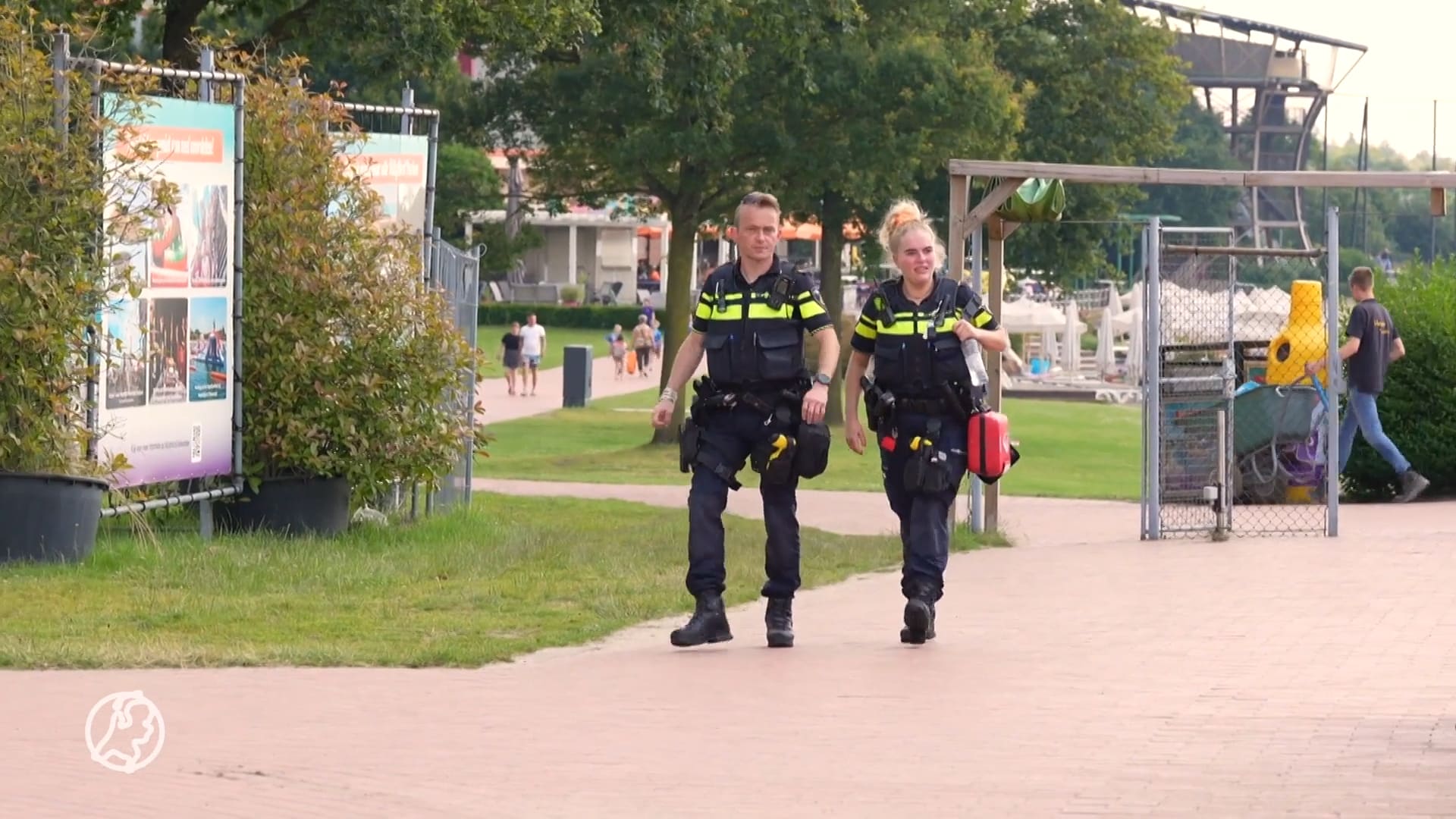 Jongen (18) onder water verdwenen tijdens schooluitje in waterpark