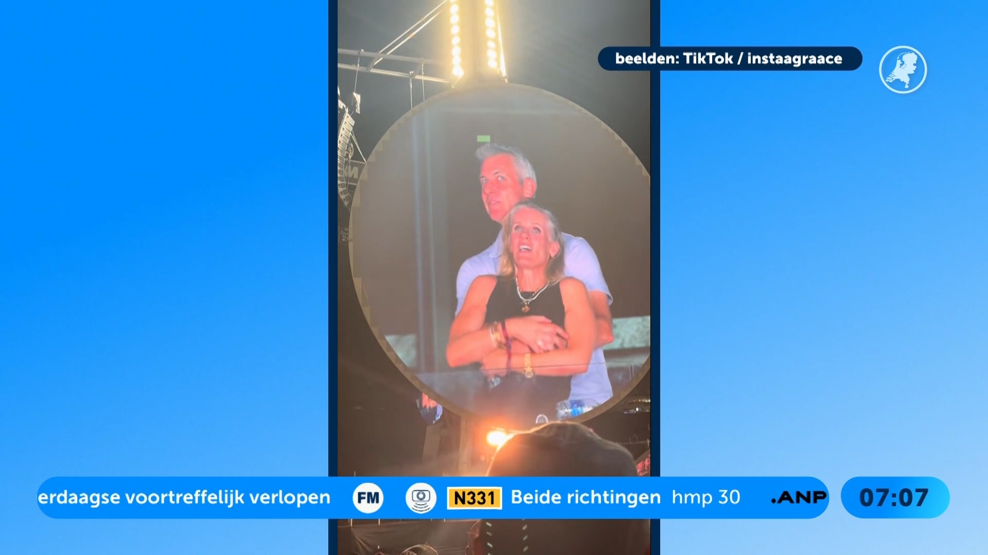 Gênant moment op kisscam leidt tot schorsing: Amerikaanse CEO en minnares gesnapt tijdens Coldplay-concert