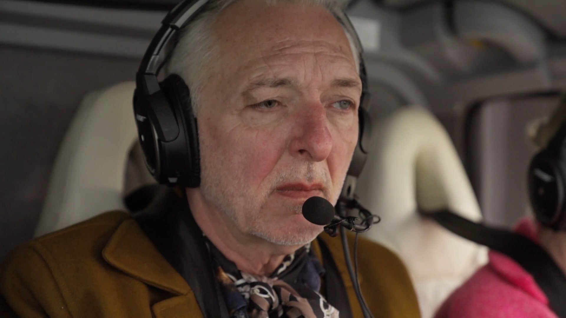 Martien schijt alle kleuren in de helikopter!
