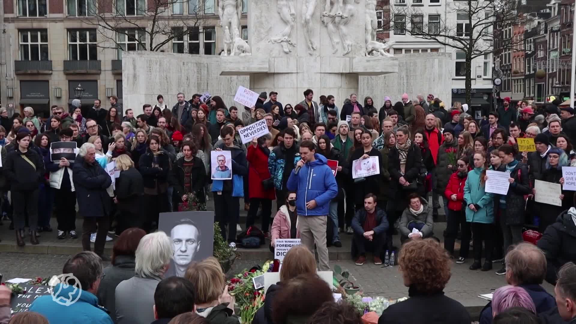 Enkele honderden betogers op de Dam voor Navalny