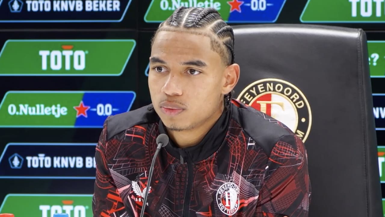Stengs over blessure Bijlow: 'Verschrikkelijk voor hem, hopelijk is hij zo snel mogelijk terug'