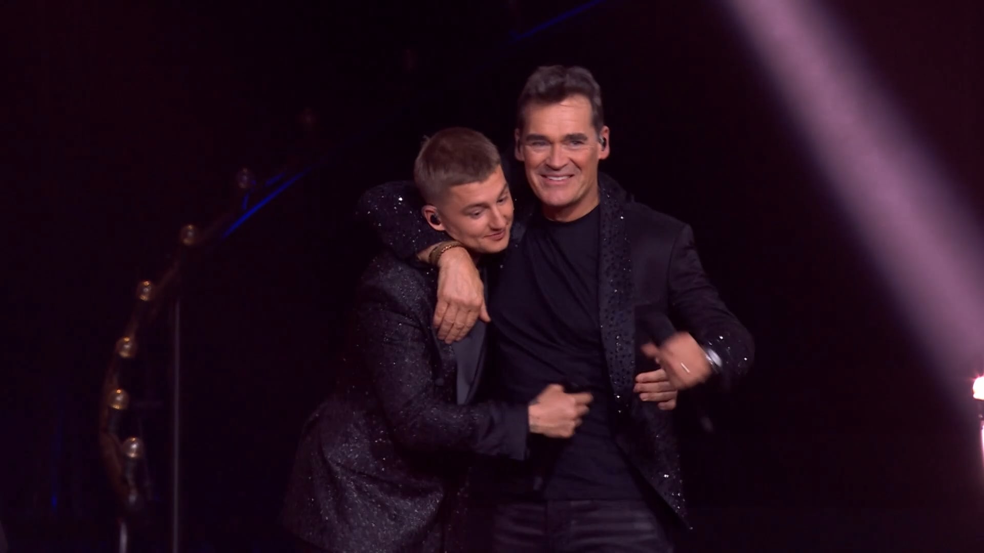 Holland Zingt Hazes - Bloed, Zweet en Tranen