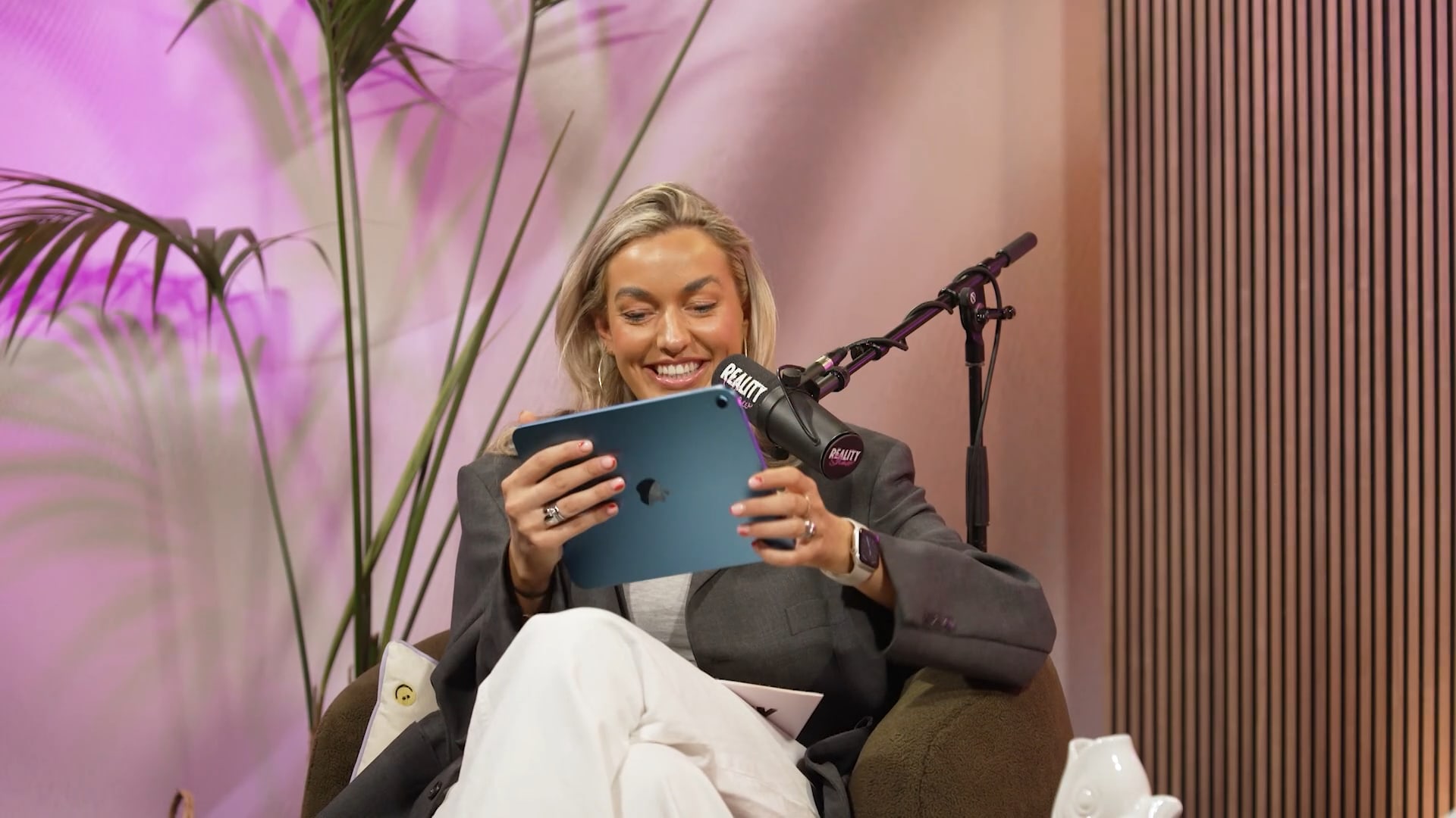 Maudy deelt een klap uit in De Bondgenoten