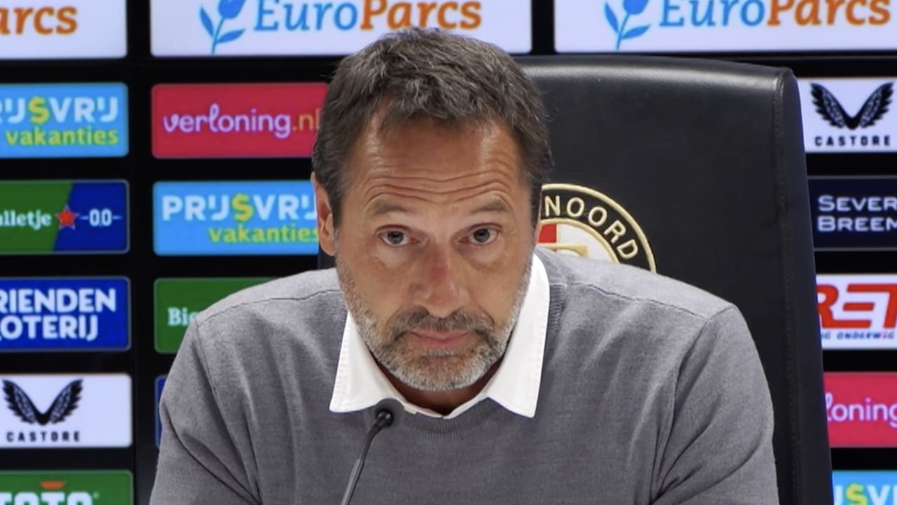 Haalt Van ‘t Schip nog voldoening uit trainerschap Ajax? 'Op dit moment even niet'