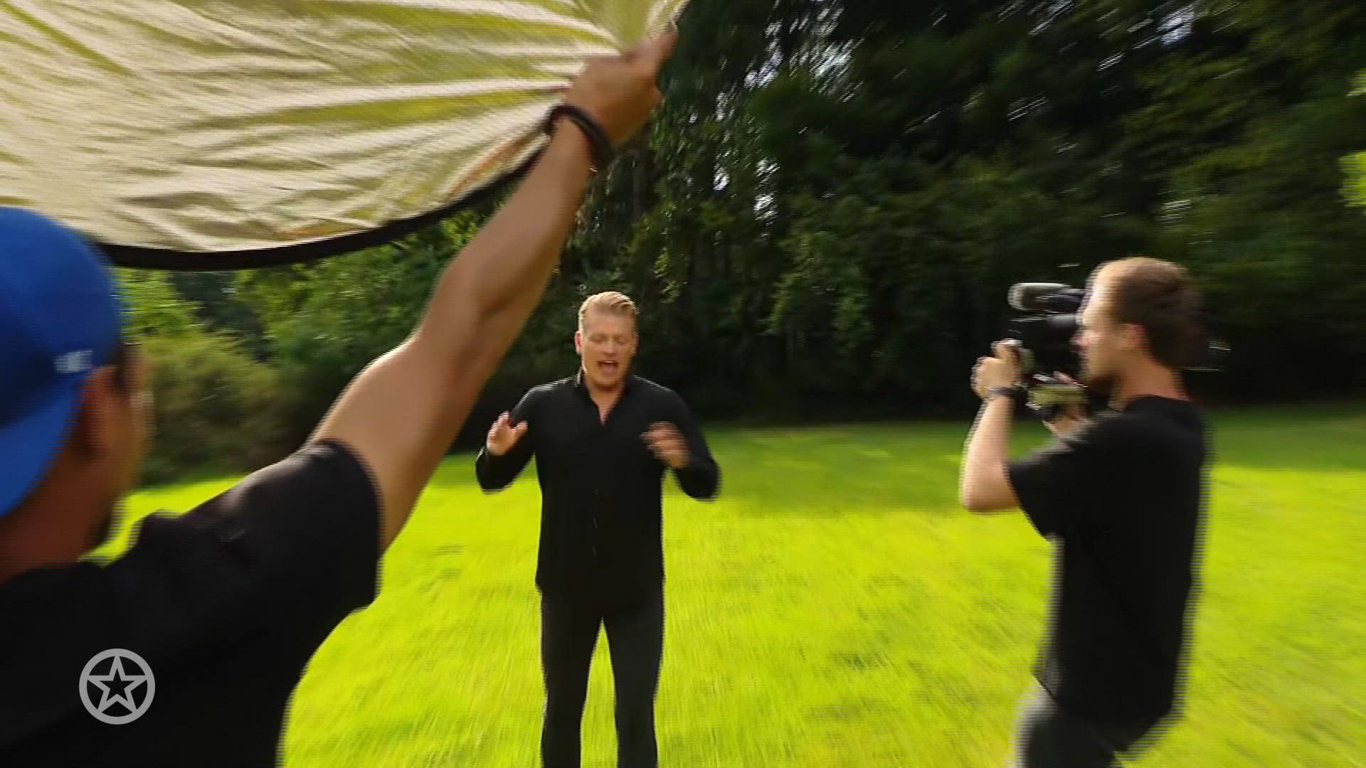 Thomas Berge neemt nieuwe videoclip op voor Alles Komt Goed