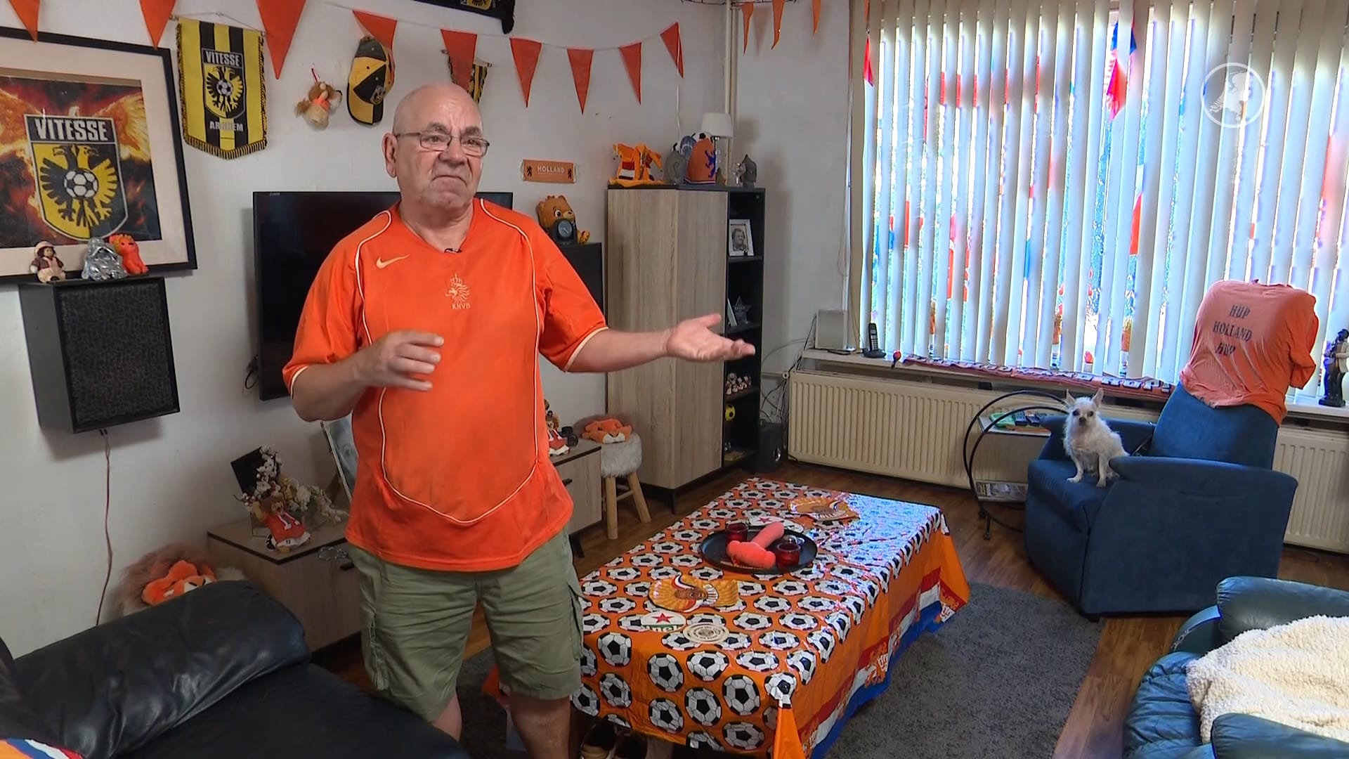 Nederland kleurt nog niet oranje, maar Tonny's huis wel