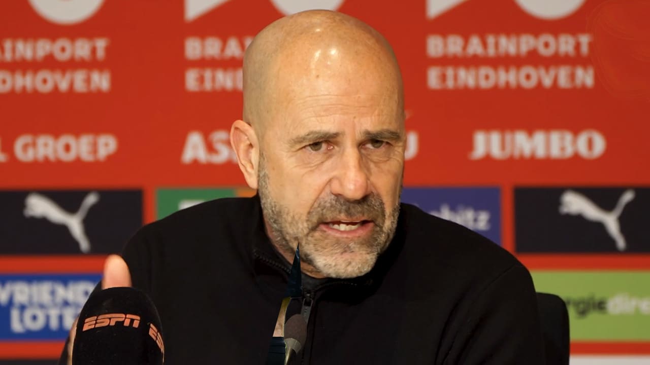 Bosz hard voor verdedigers: ‘Dat is echt ongekend’