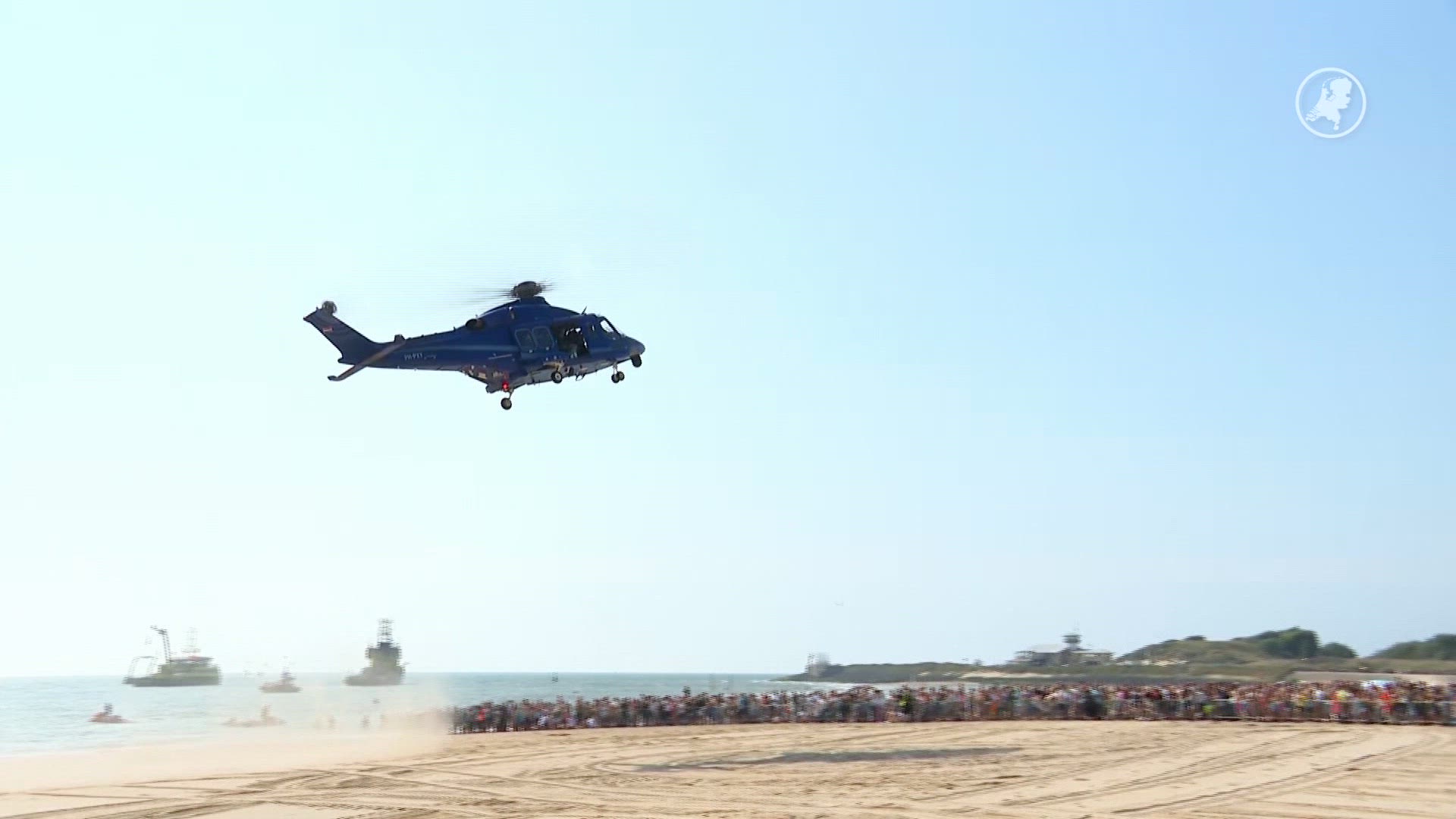 Spectaculaire acties van hulpdiensten op strand Vlissingen