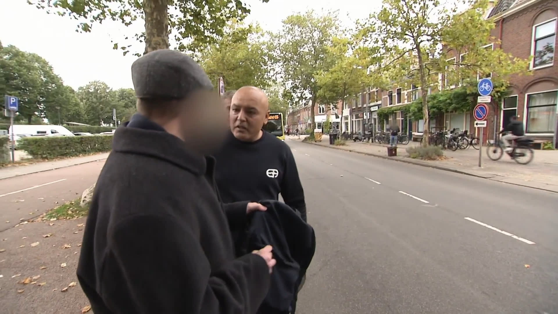 Jamal gaat confrontatie aan: "wanneer ga je me terugbetalen?"