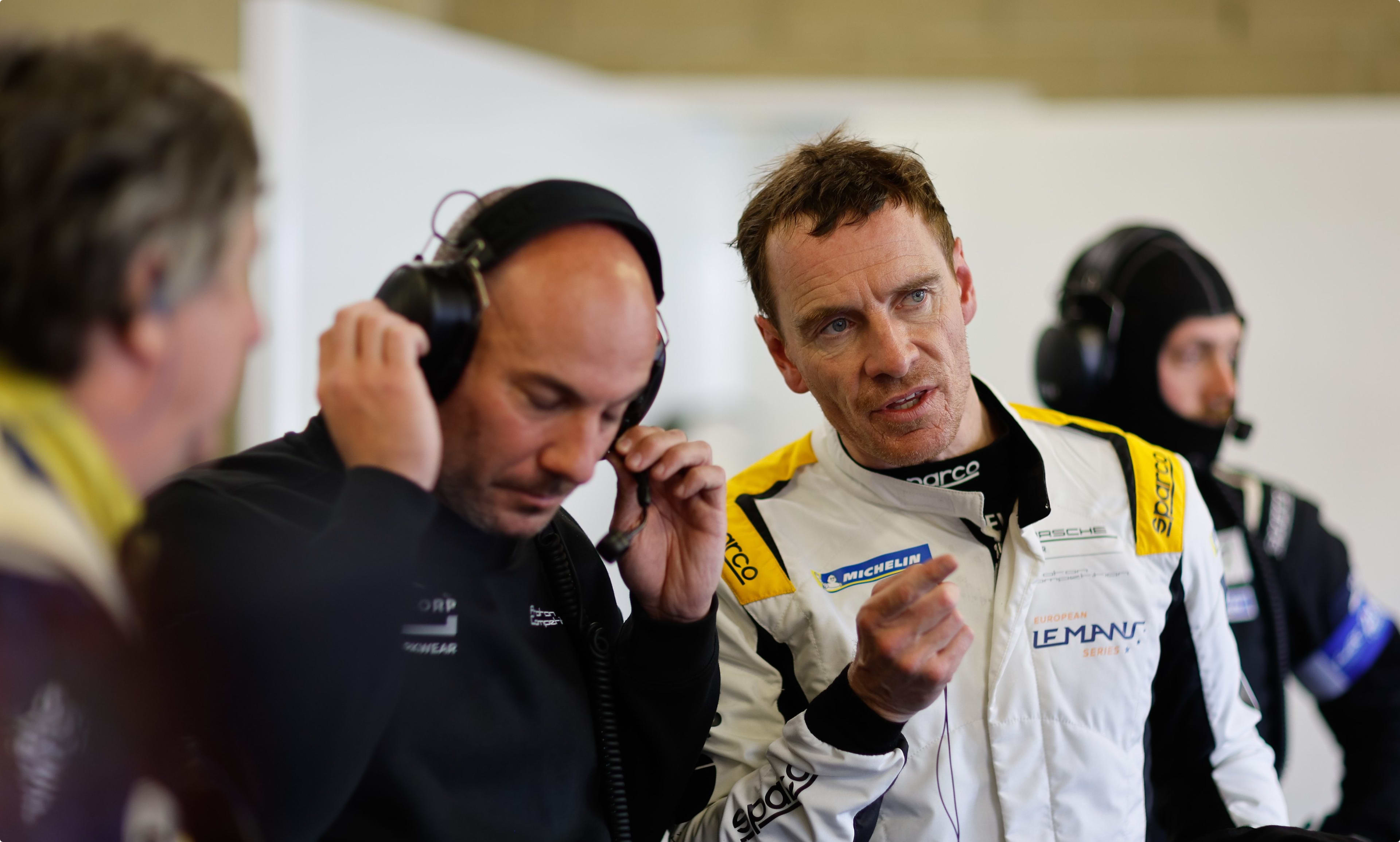 Michael Fassbender voor de race