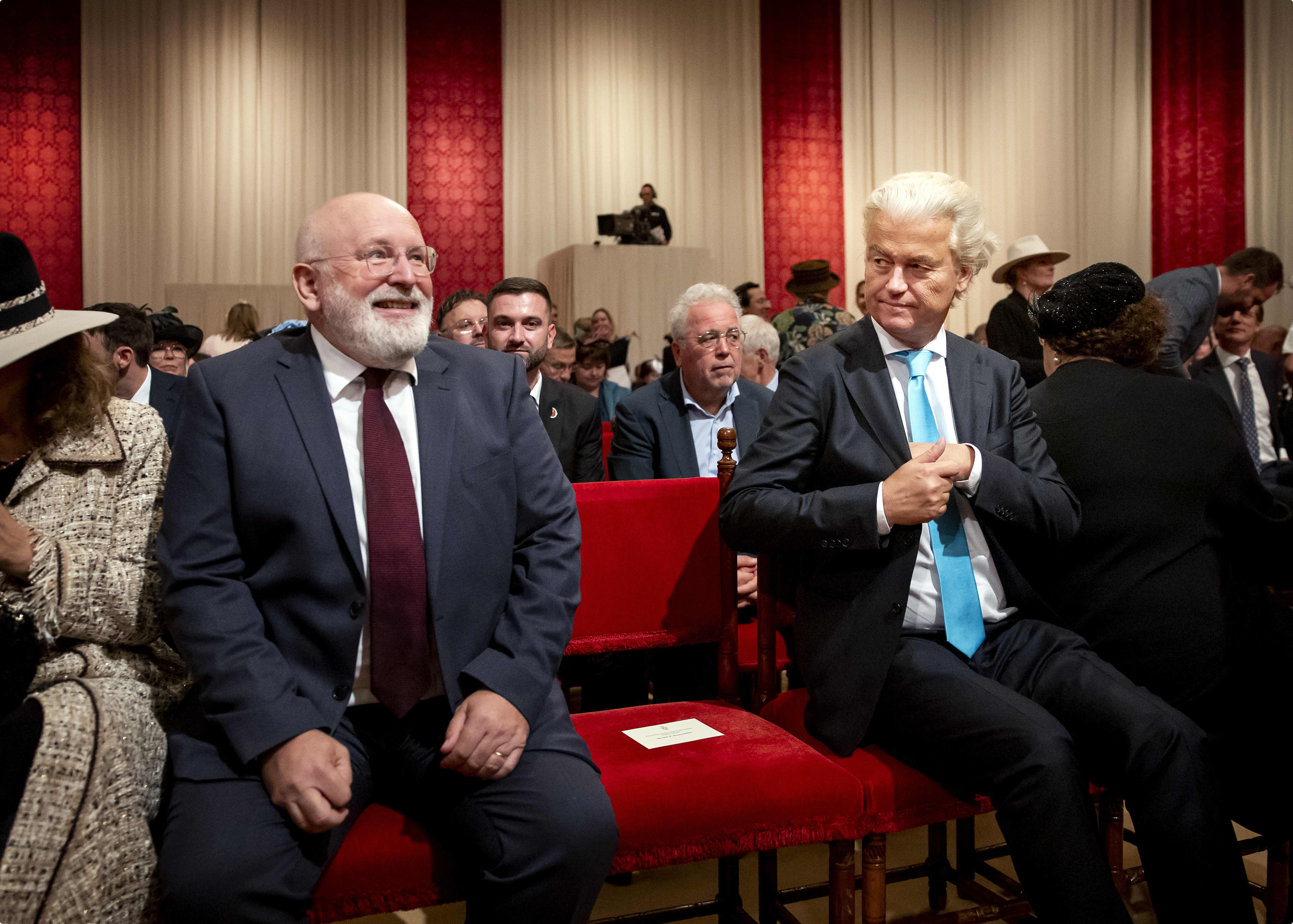 Frans Timmermans (GroenLinks/PvdA) en Geert Wilders (PVV) voorafgaand aan de troonrede, beeld: ANP