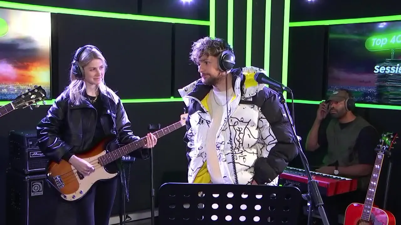 Tom Grennan - 'Don't Break The Heart' live bij Ekdom in de Morgen