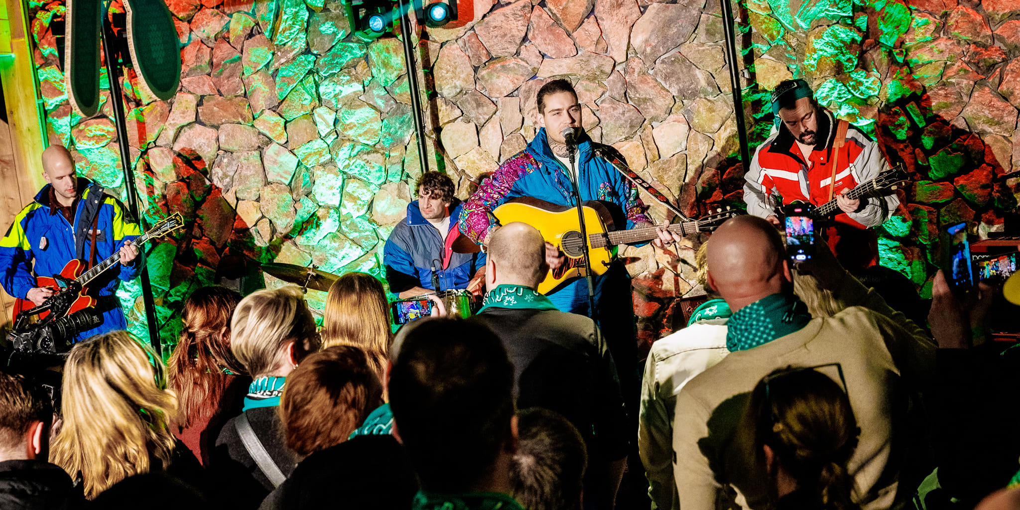 Douwe Bob speelt de Winter BBQ plat