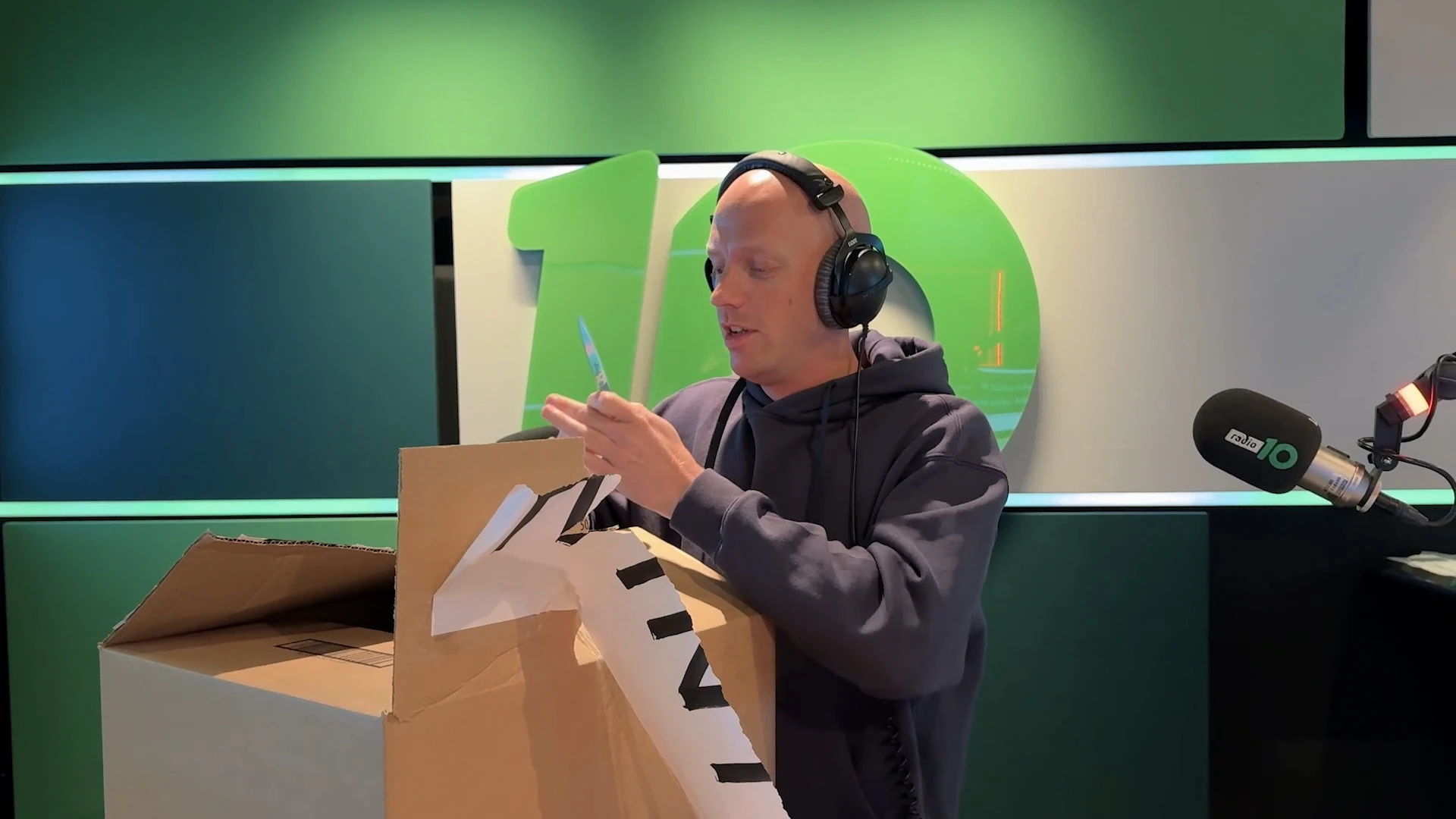 Dit is de tweede hint voor De Lach van 10!