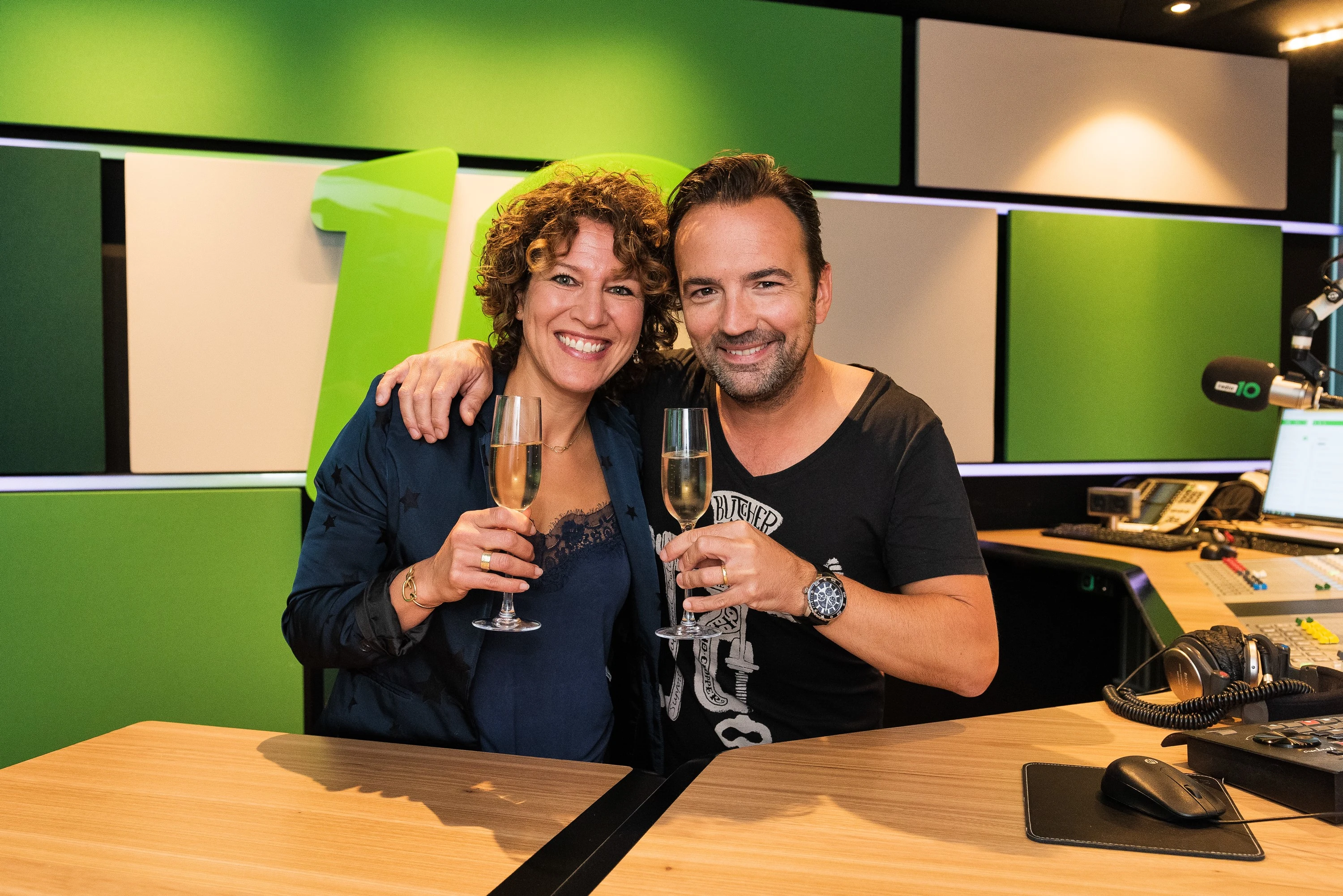 Evelien de Bruijn vaste nieuwslezer bij 'Ekdom in de Morgen'