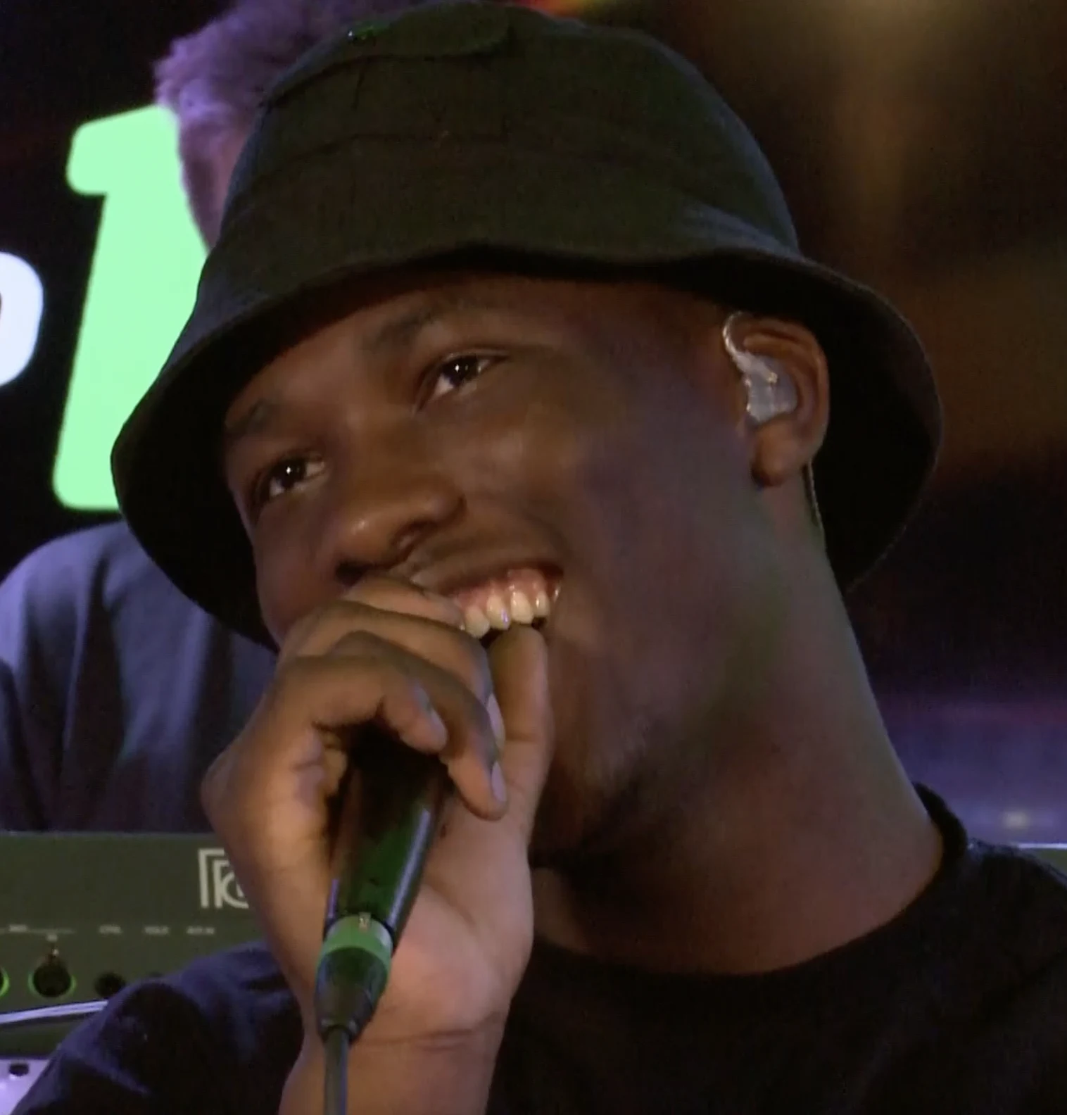 Claude live op de bühne bij Ekdom In De Morgen! 