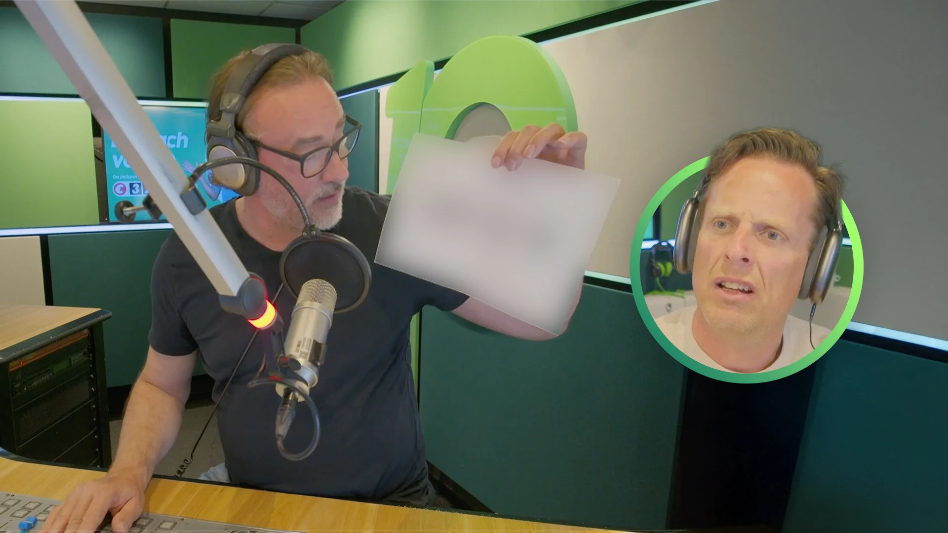 Dit is de tweede hint voor De Lach van 10!