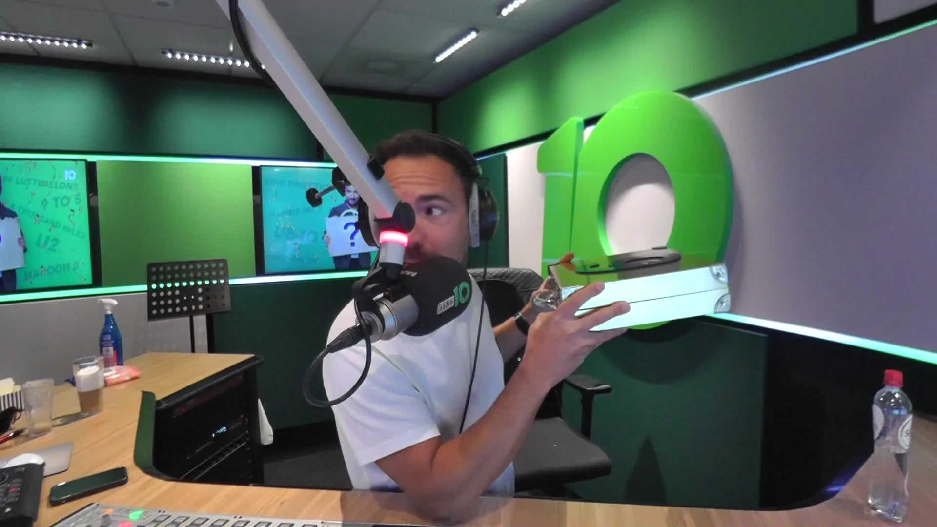 10-luisteraar Irene wint het Golden Ticket voor Miljoenenjacht en dit is haar reactie