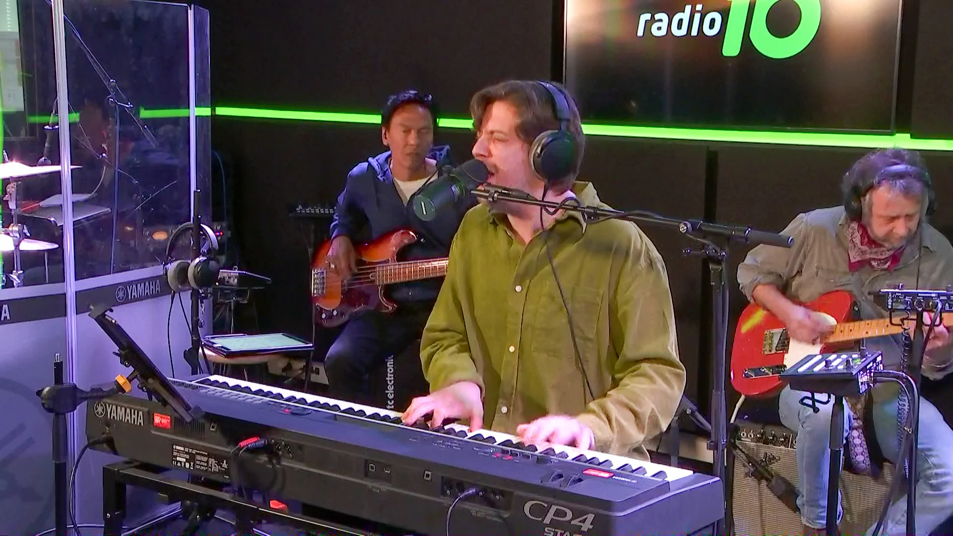 James Sayer maakt je wakker met een muzikaal feest