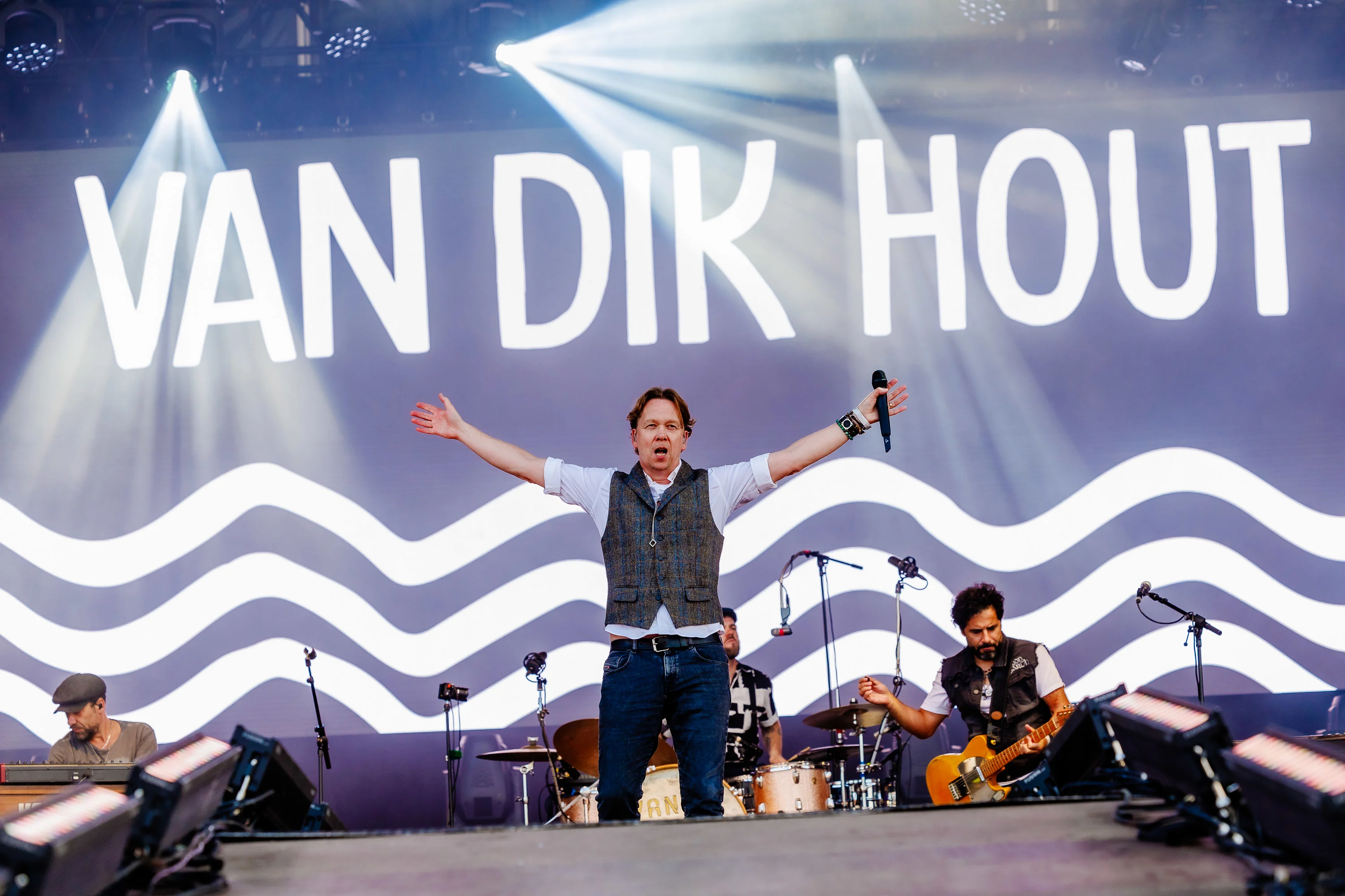 Hint Van Dik Hout-zanger Martin op de comeback van een Nederlandse all-star band?