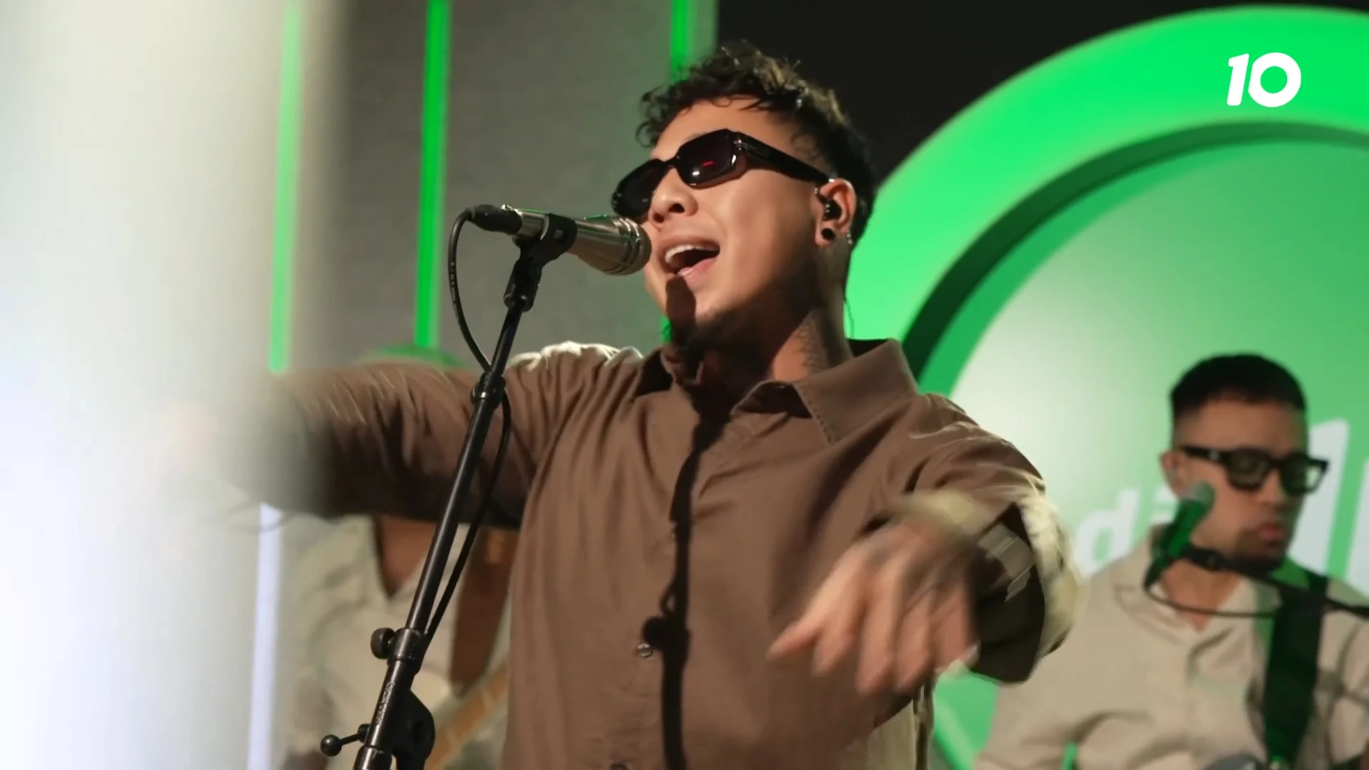 Bruno Mars tributeband Treasure met een geweldige versie van Uptown Funk