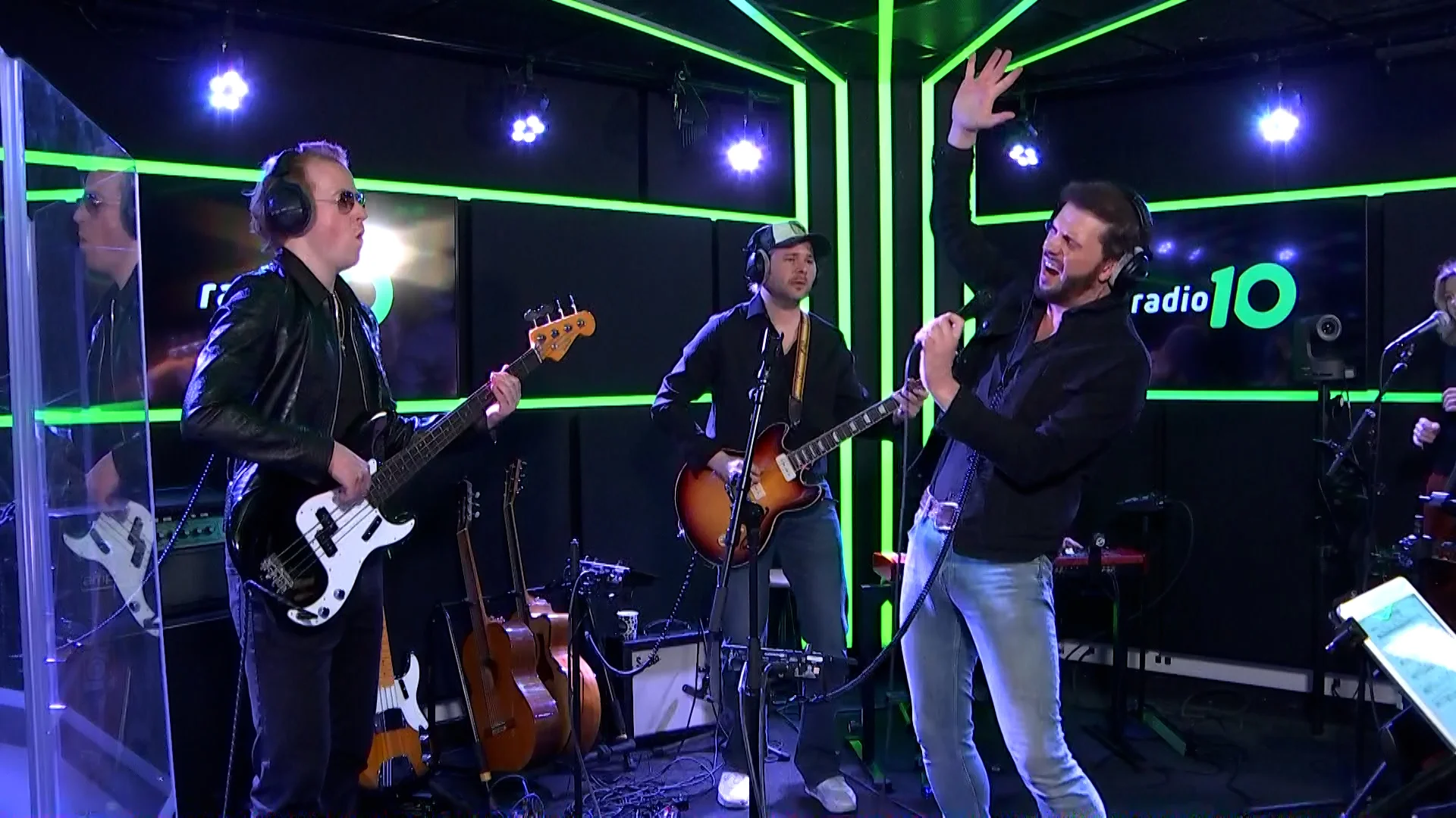 Alsof 'ie er echt was: Elvis! BOUKE & The Elvis Matters Band live bij Ekdom in de Morgen