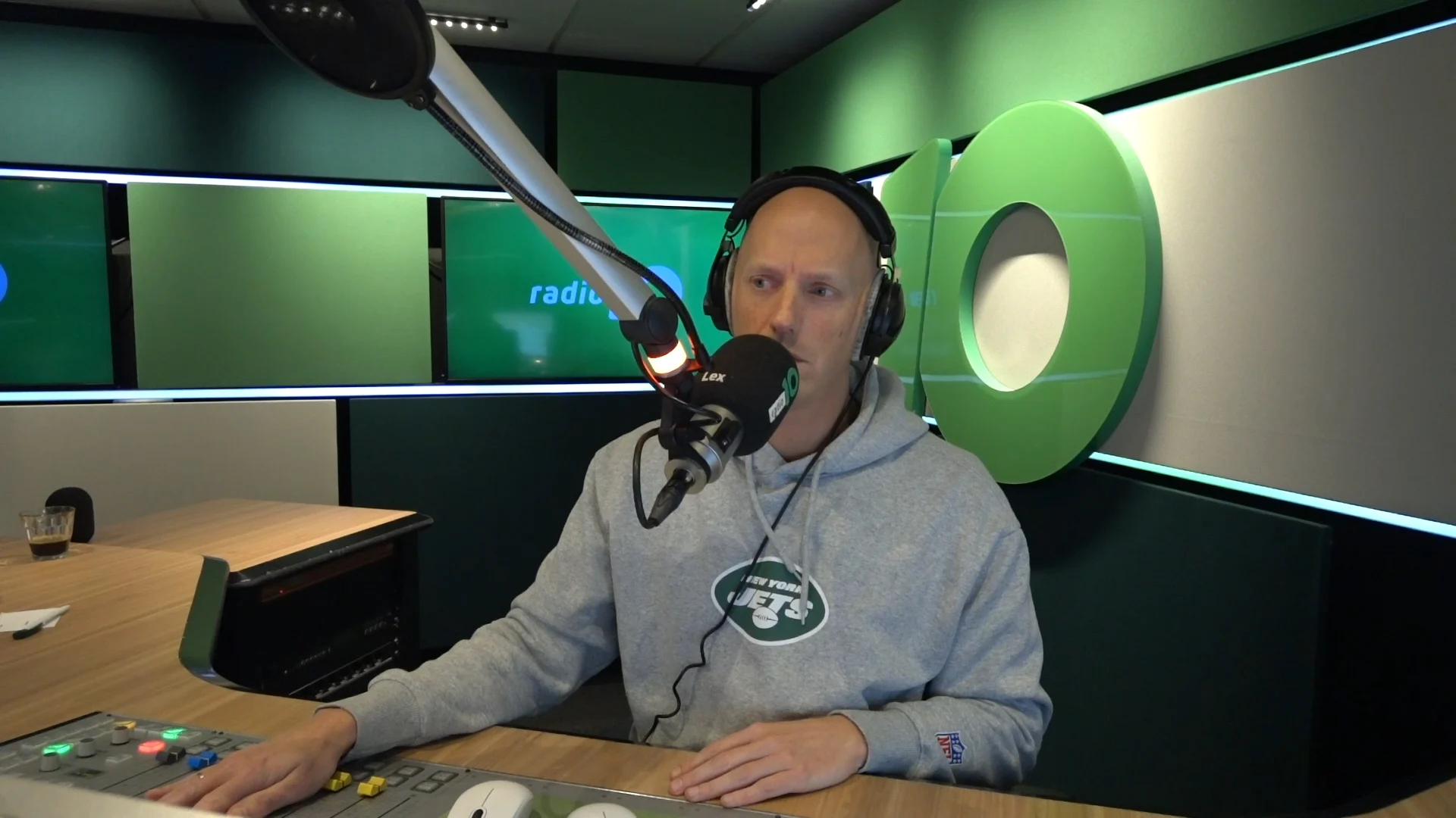 Gijs Rademaker wil met Maarten van Rossem het theater in