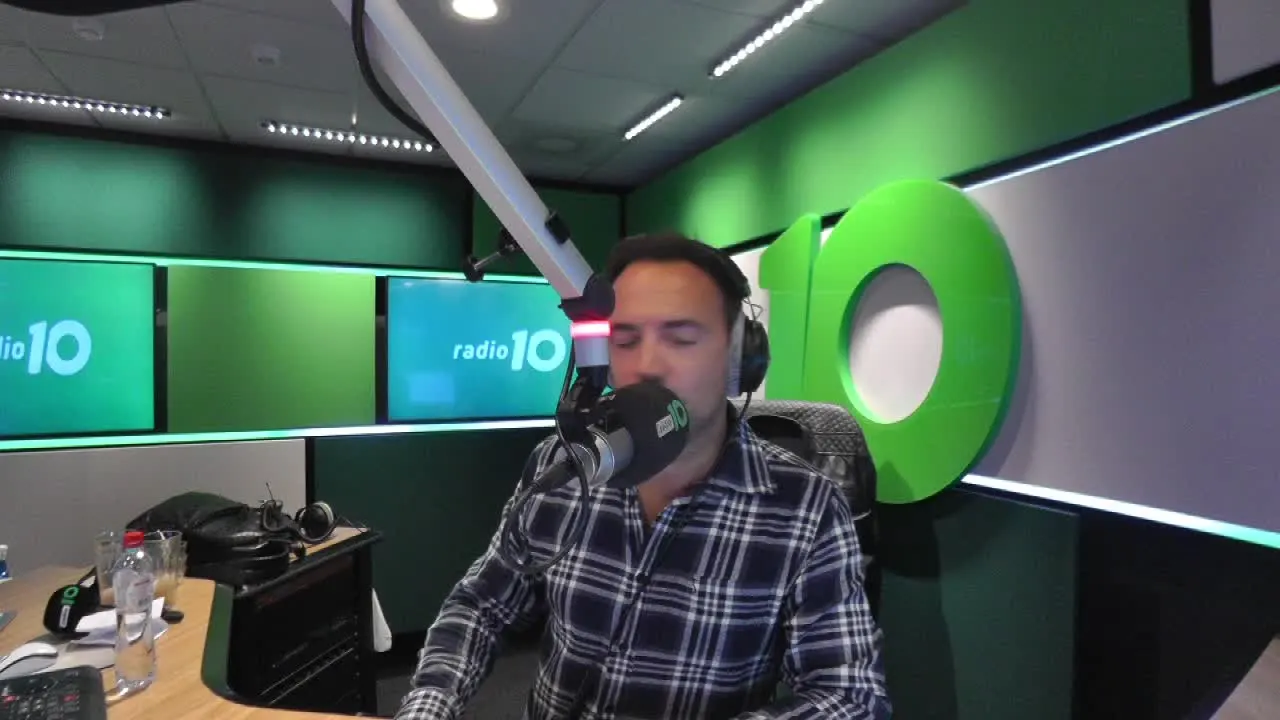 Guus Meeuwis - 'Jouw Hand' live bij Ekdom in de Morgen